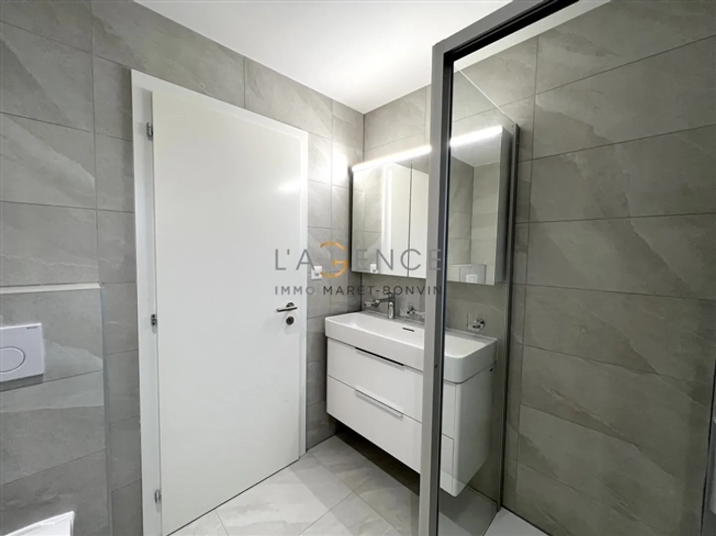 «RENOVIERTES GEBÄUDE MIT ZWEI WOHNUNGEN» - Foto 5 von 12