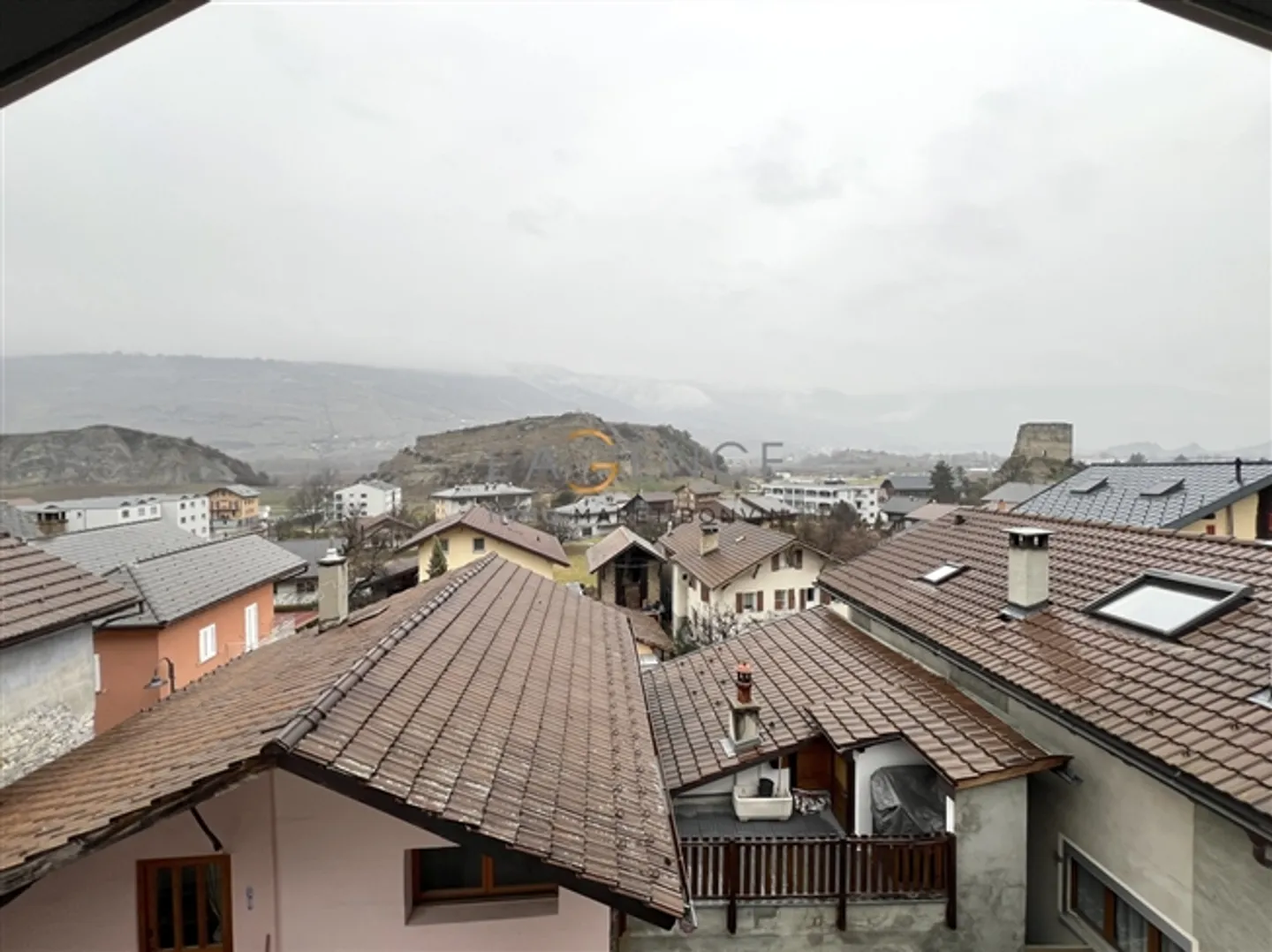 «RENOVIERTES GEBÄUDE MIT ZWEI WOHNUNGEN» - Foto 8 von 12