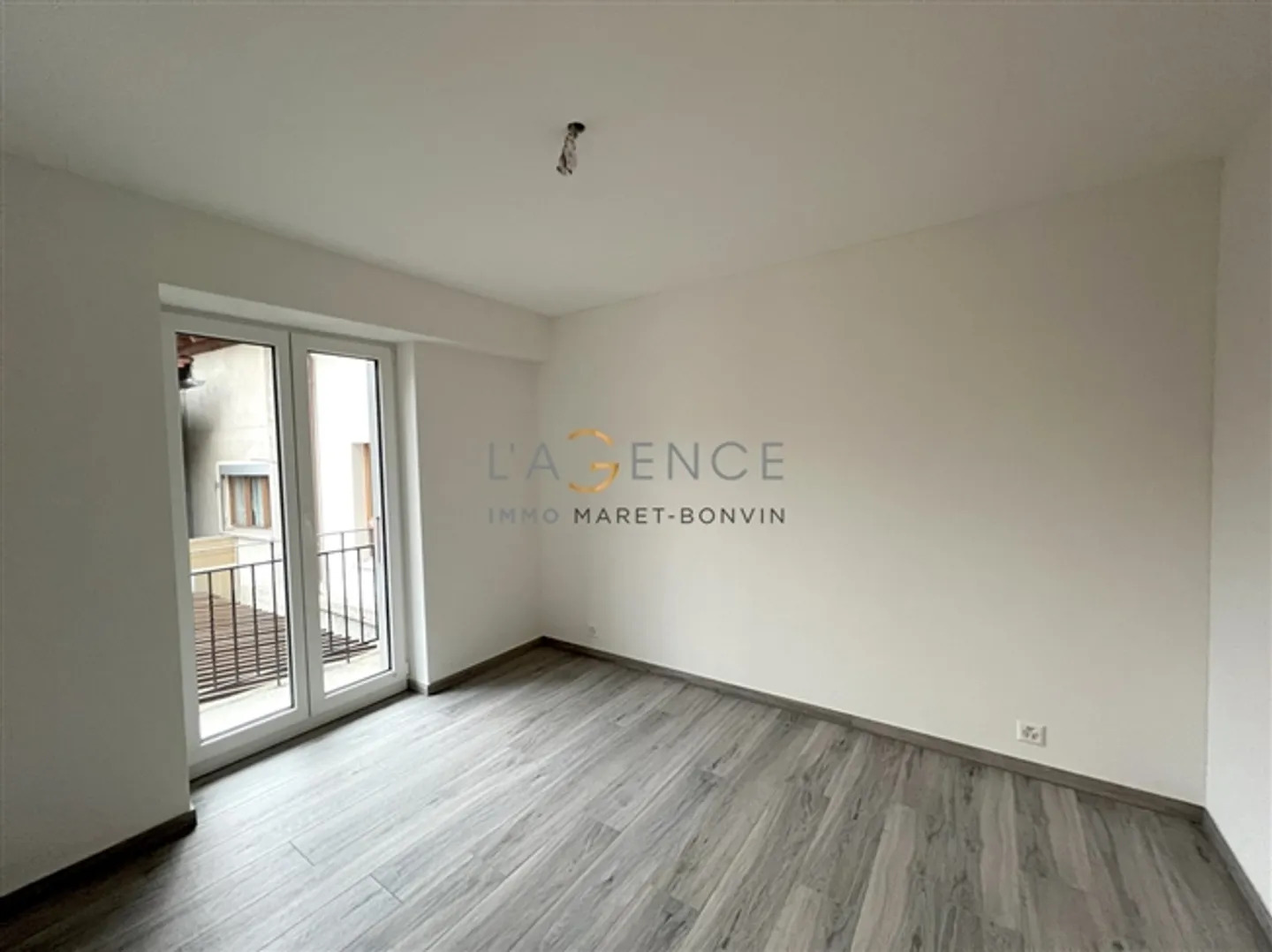 «RENOVIERTES GEBÄUDE MIT ZWEI WOHNUNGEN» - Foto 11 von 12