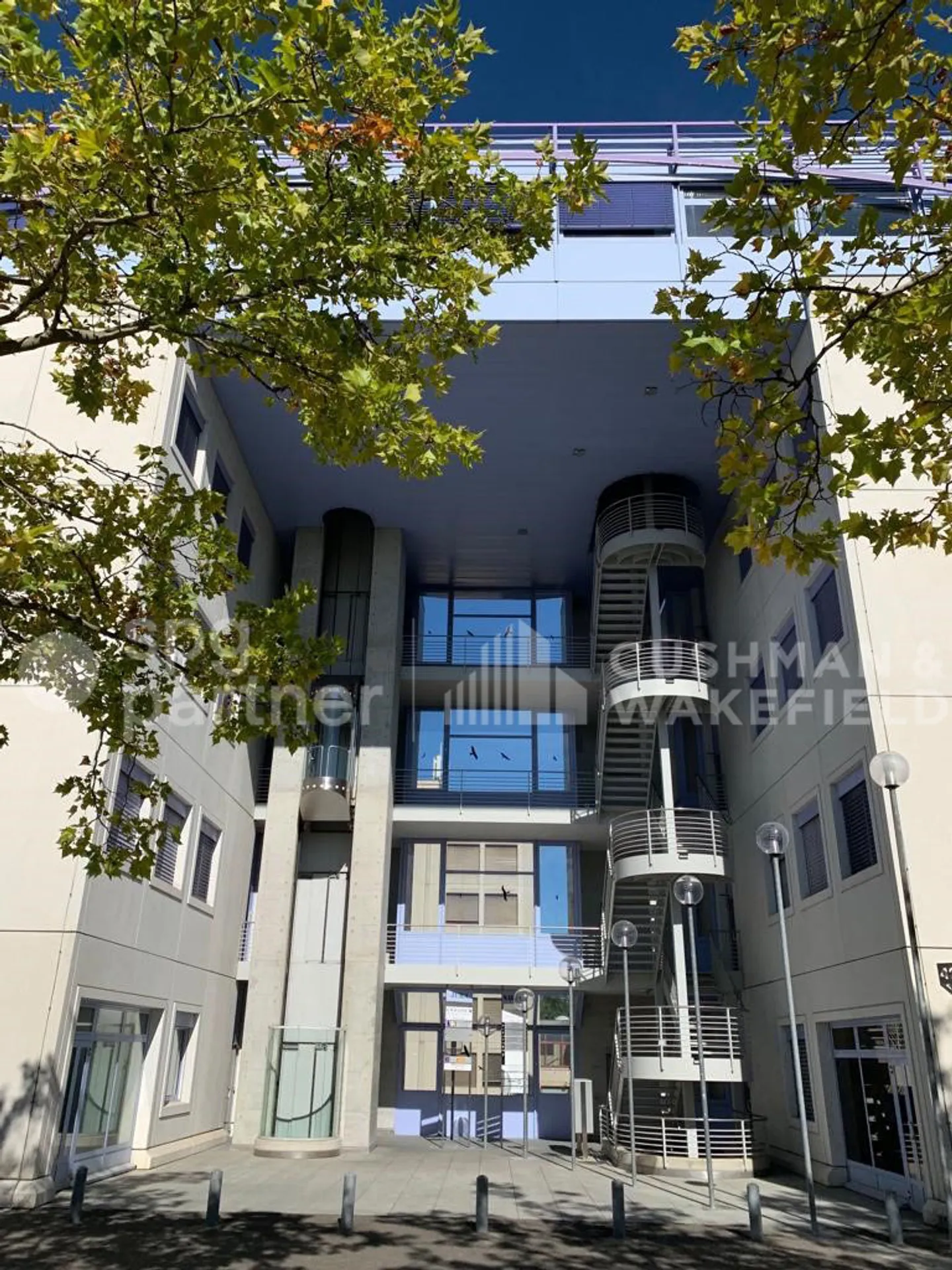 Espaces artisanaux et bureaux à Meyrin - Photo 12 sur 13