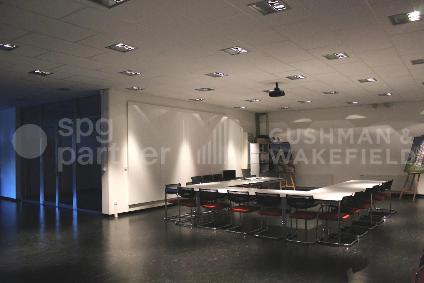 Espaces artisanaux et bureaux à Meyrin - Photo 9 sur 13