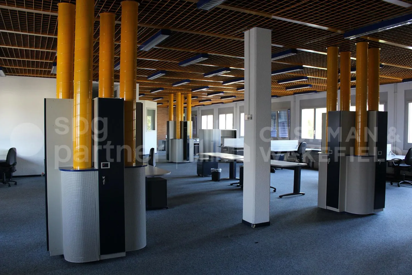 Espaces artisanaux et bureaux à Meyrin - Photo 11 sur 13