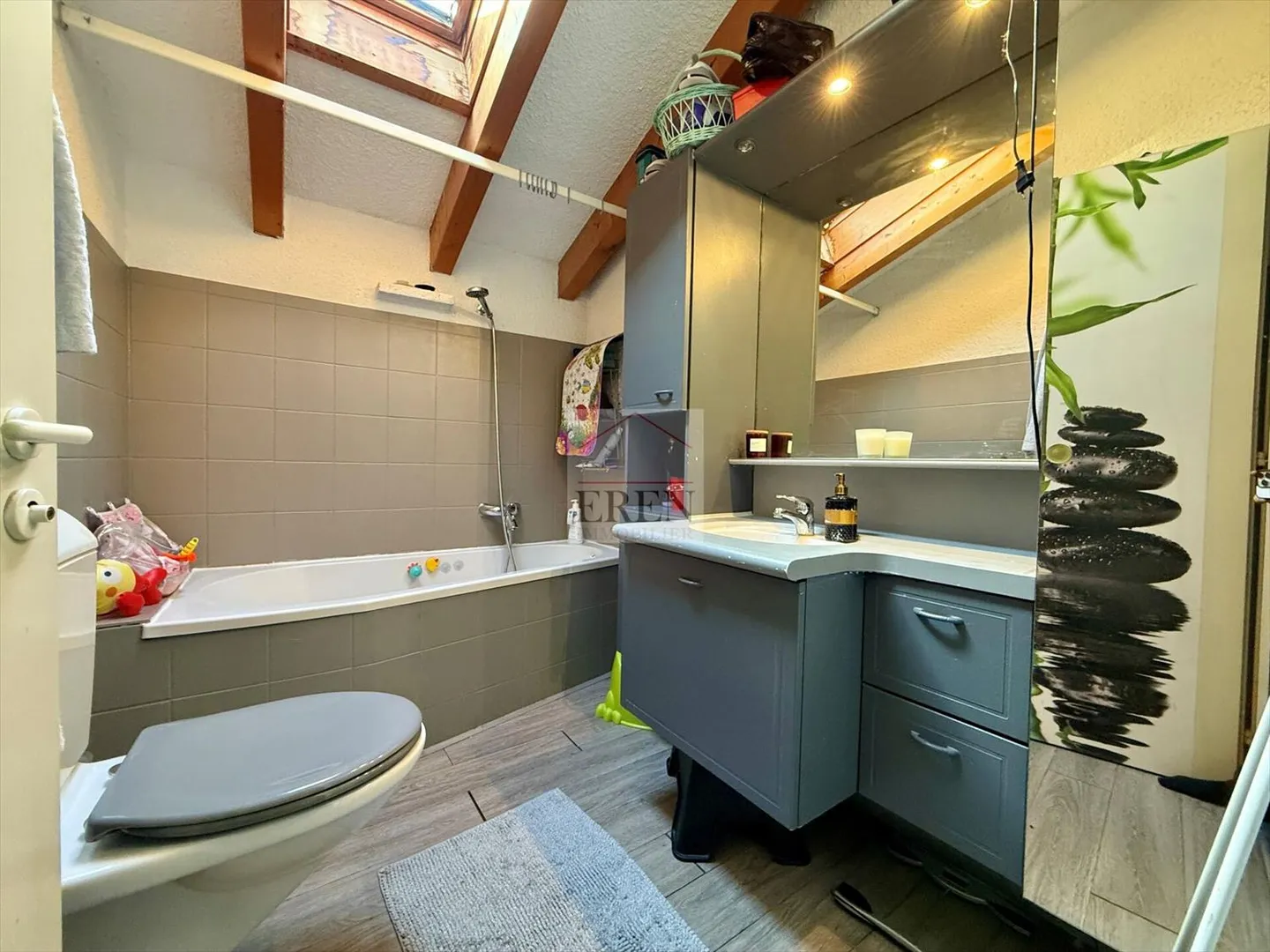 Freistehende 6-Zimmer-Villa von 146 m2 Wohnfläche + Keller mit Garage - Ideal für Familien - Foto 5 von 12