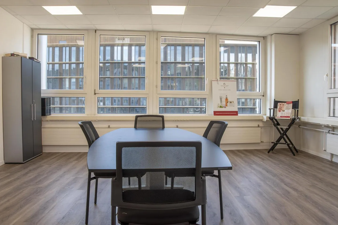 Uffici moderni e convenienti con caffetteria in affitto - Foto 1 di 11