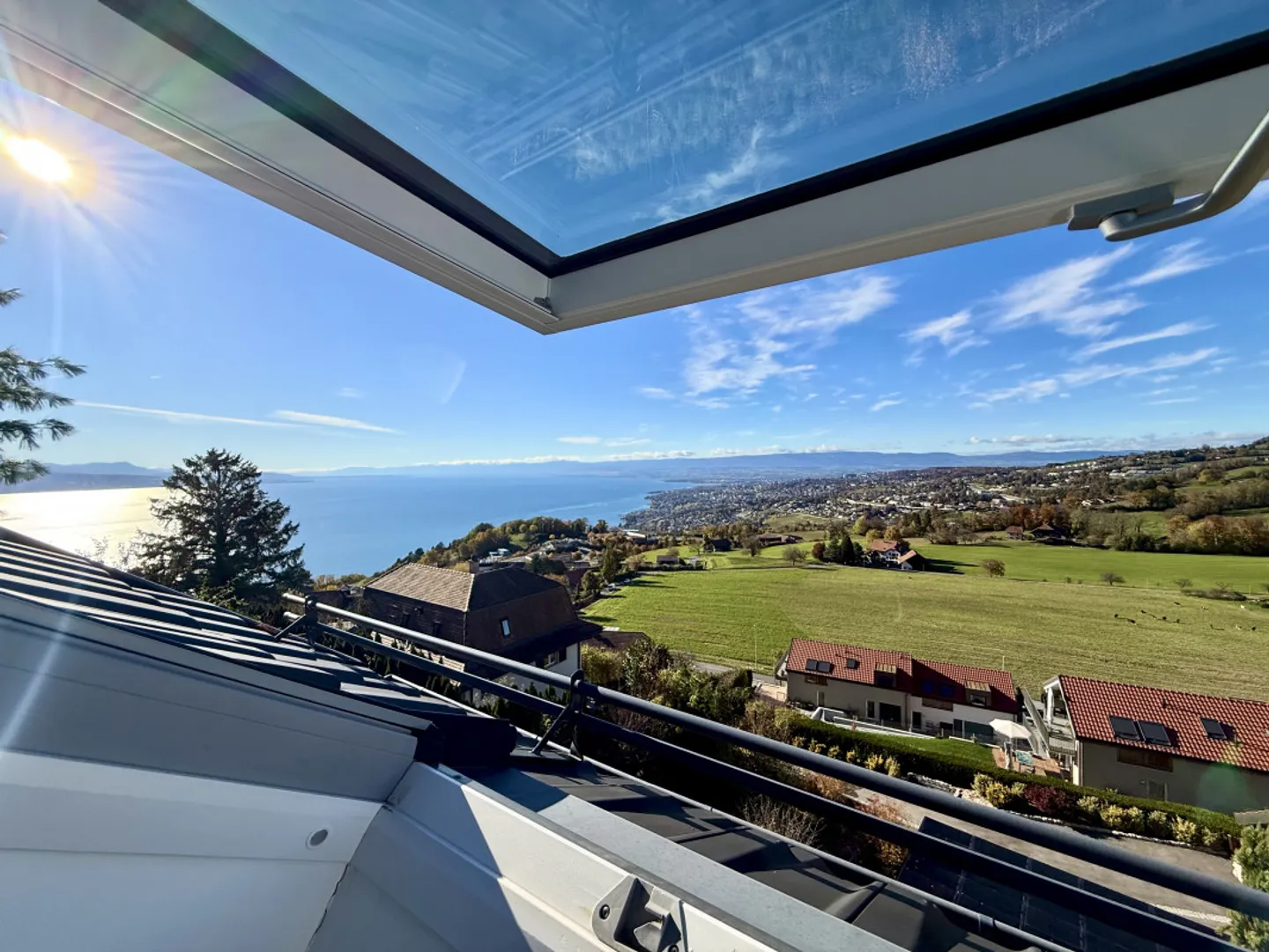 Grandvaux, splendida casa contemporanea con vista mozzafiato - Foto 7 di 13