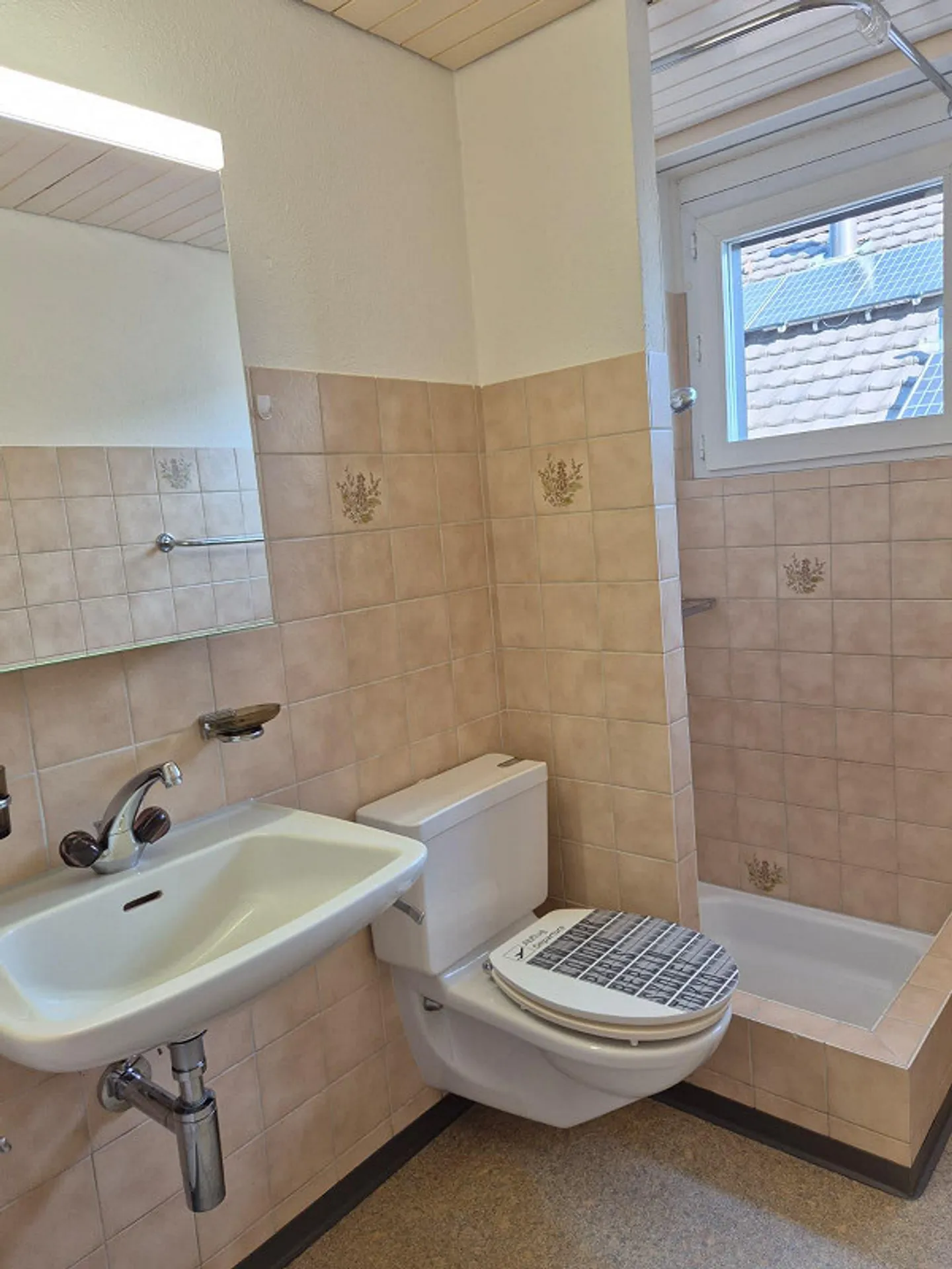 Your new home in a quiet, sunny residential area - Photo 5 of 5