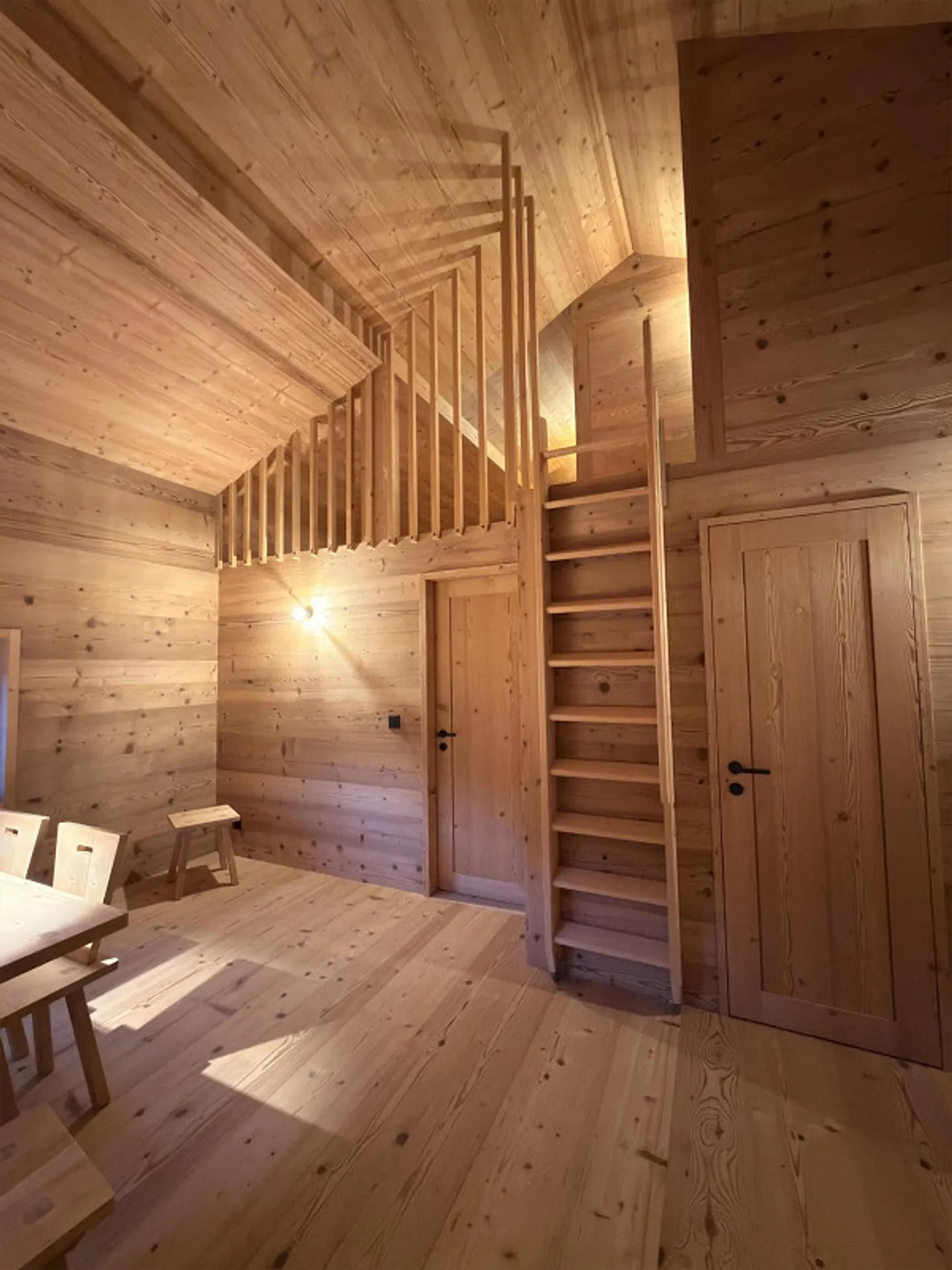 Renoviertes Maiensäss an traumhafter Aussichtslage - Foto 8 von 12