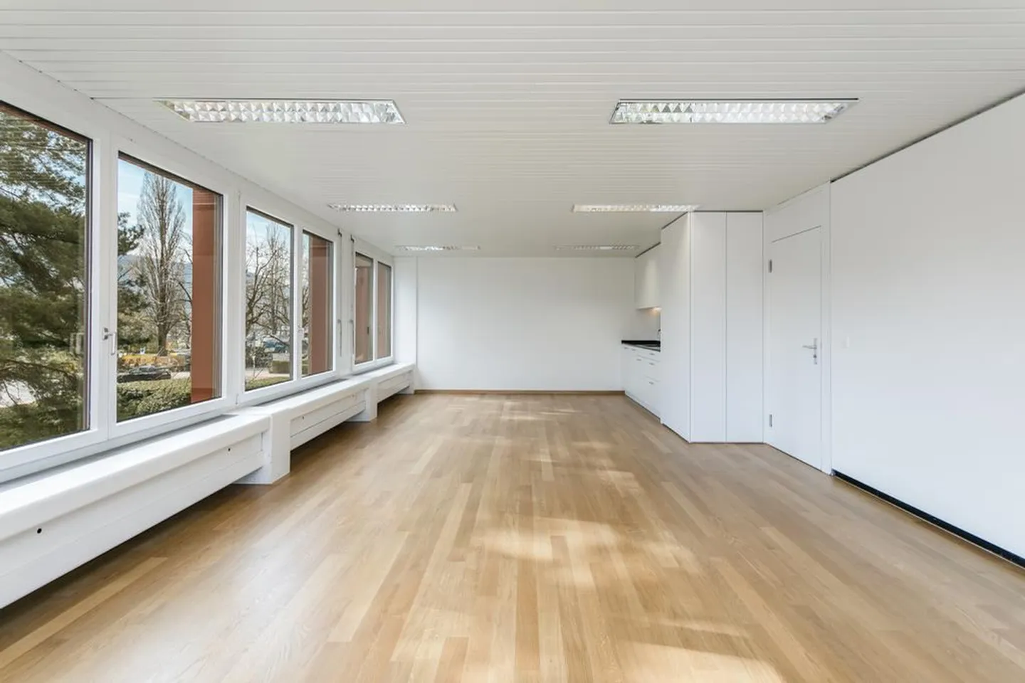 Spazio ufficio vicino al lago - centrale e ben collegato - Foto 4 di 6