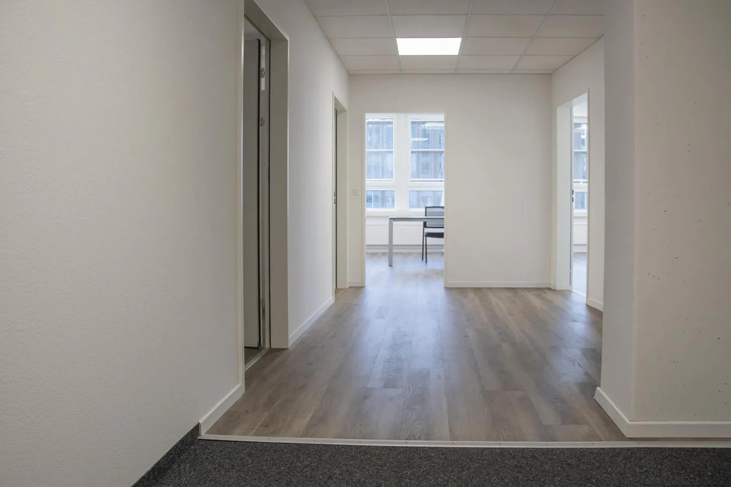 Uffici moderni e convenienti con caffetteria in affitto - Foto 5 di 11