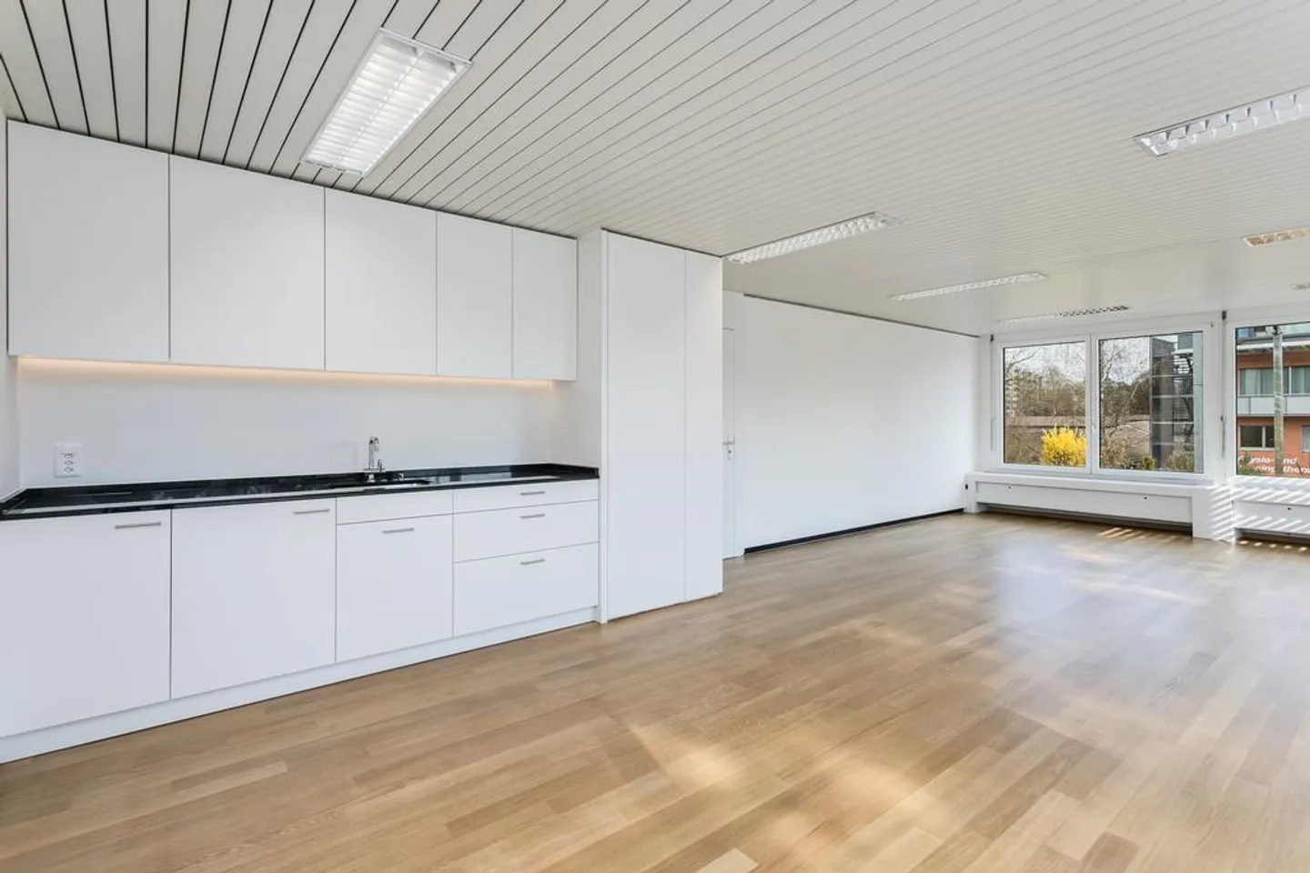 Spazio ufficio vicino al lago - centrale e ben collegato - Foto 6 di 6