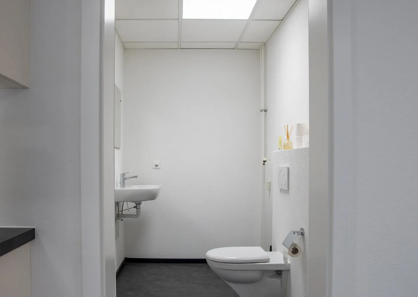 Uffici moderni e convenienti con caffetteria in affitto - Foto 9 di 11