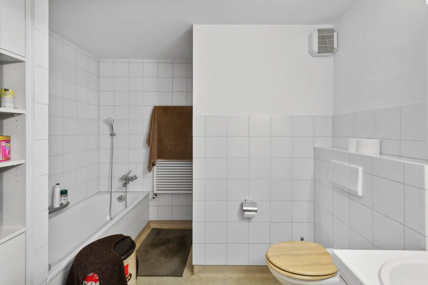 Bright 1.5-room apartment in a historic old town house - Photo 3 of 4