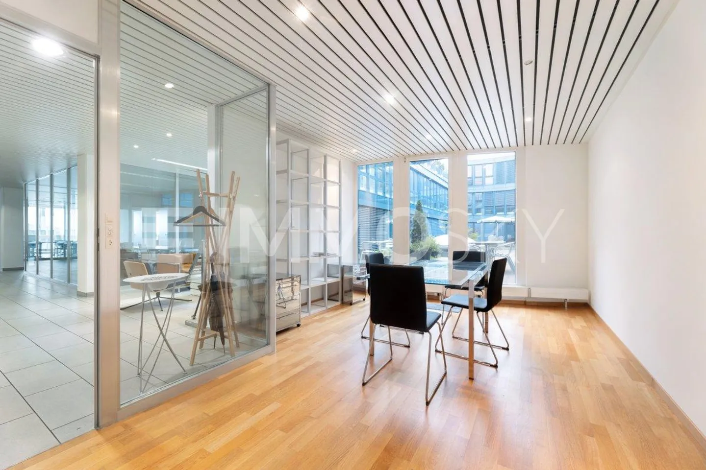 Spazio commerciale flessibile in posizione centrale nella zona economica di Zug - Foto 2 di 5