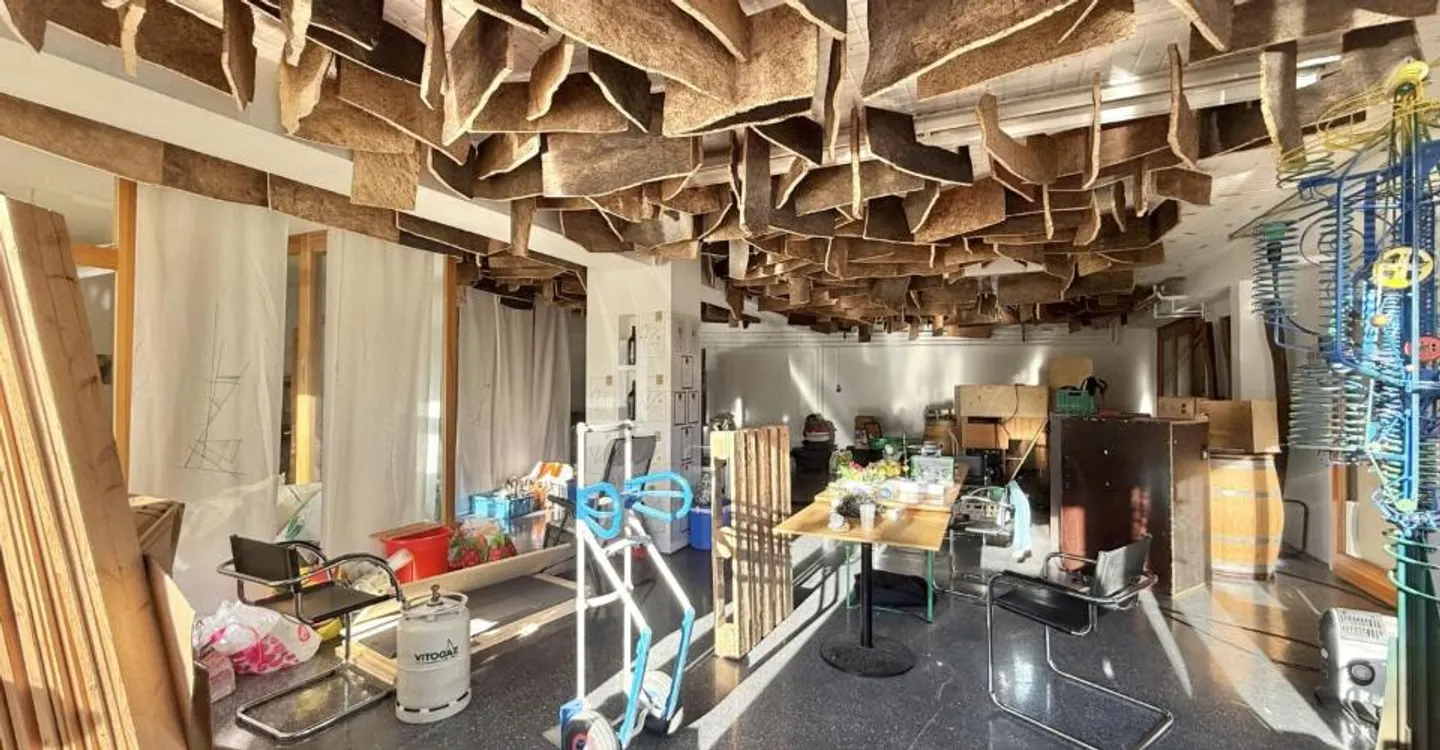 Large house with a lot of potential in Chamoson - Photo 5 of 11