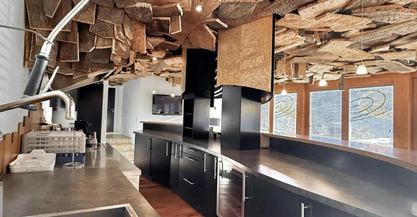 Large house with a lot of potential in Chamoson - Photo 7 of 11
