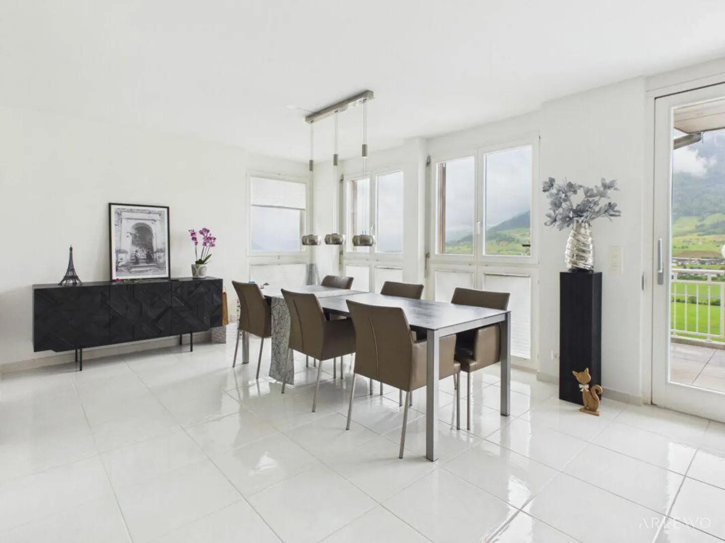 Living comfort with charm and plenty of space for the family - Photo 4 of 9