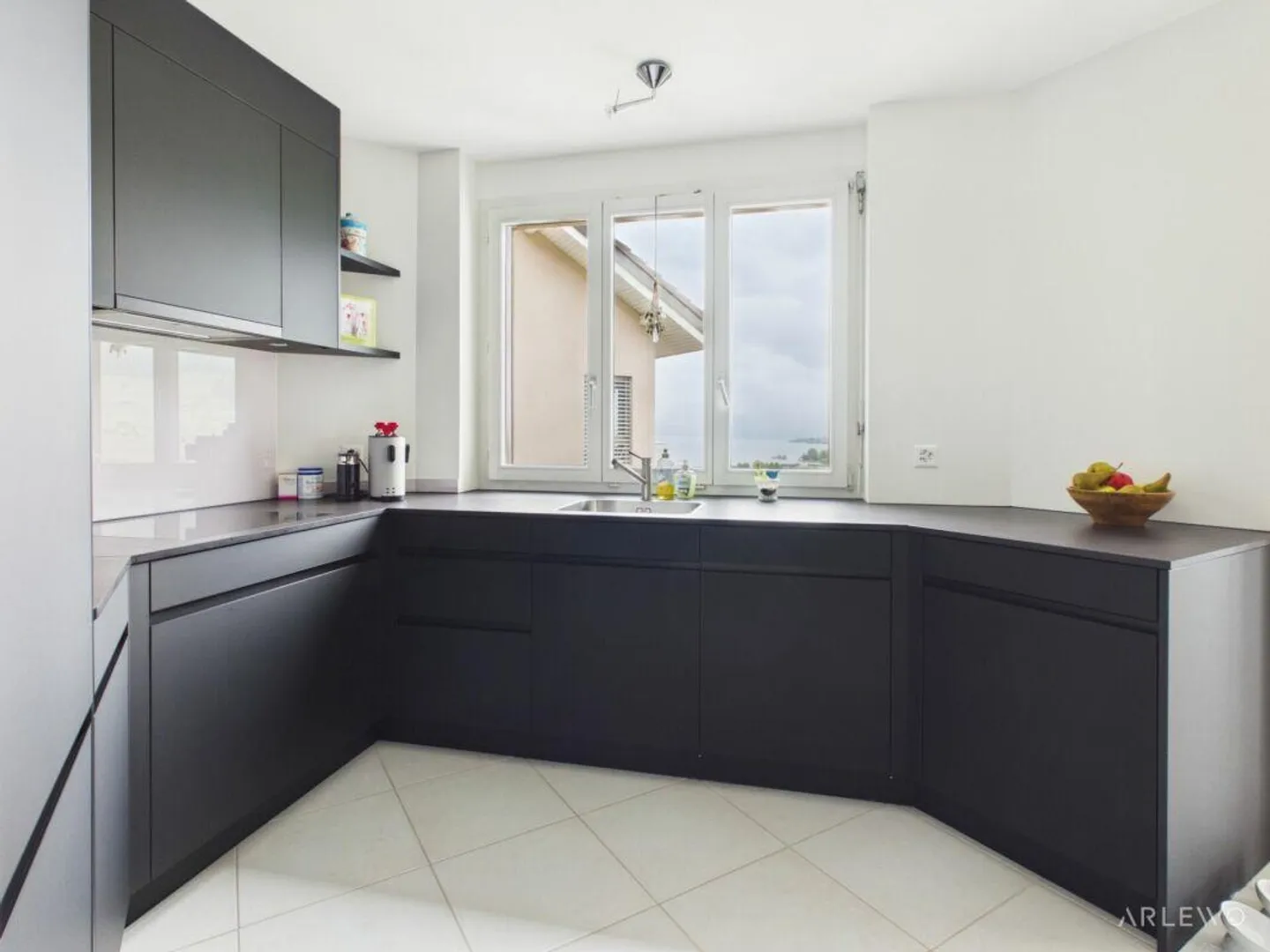 Living comfort with charm and plenty of space for the family - Photo 5 of 9