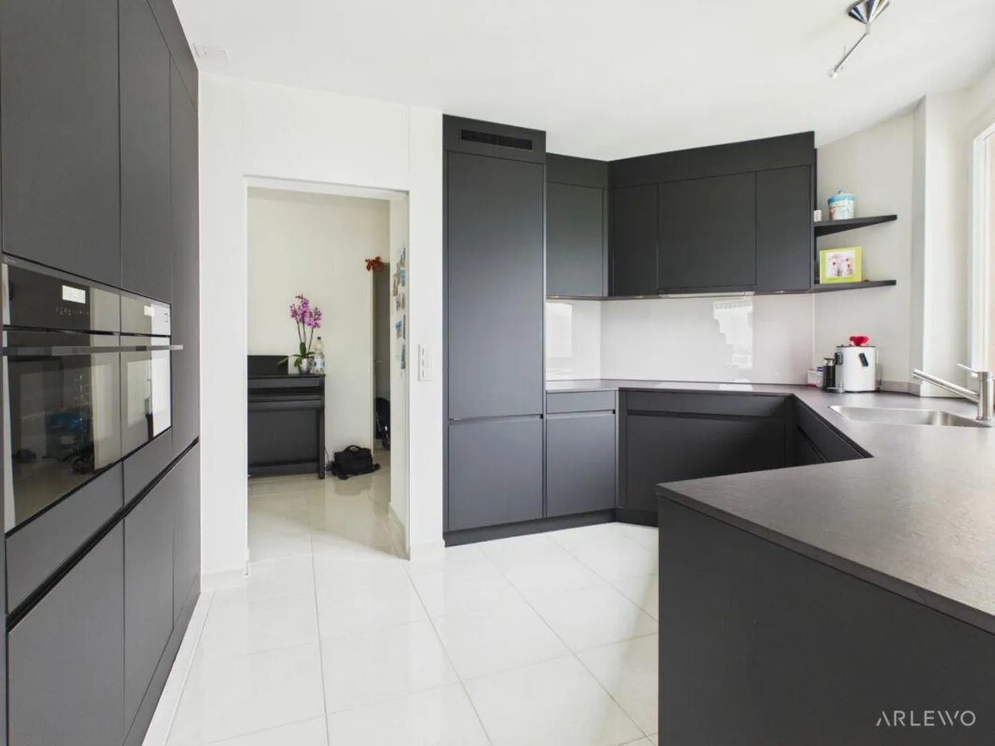Living comfort with charm and plenty of space for the family - Photo 6 of 9