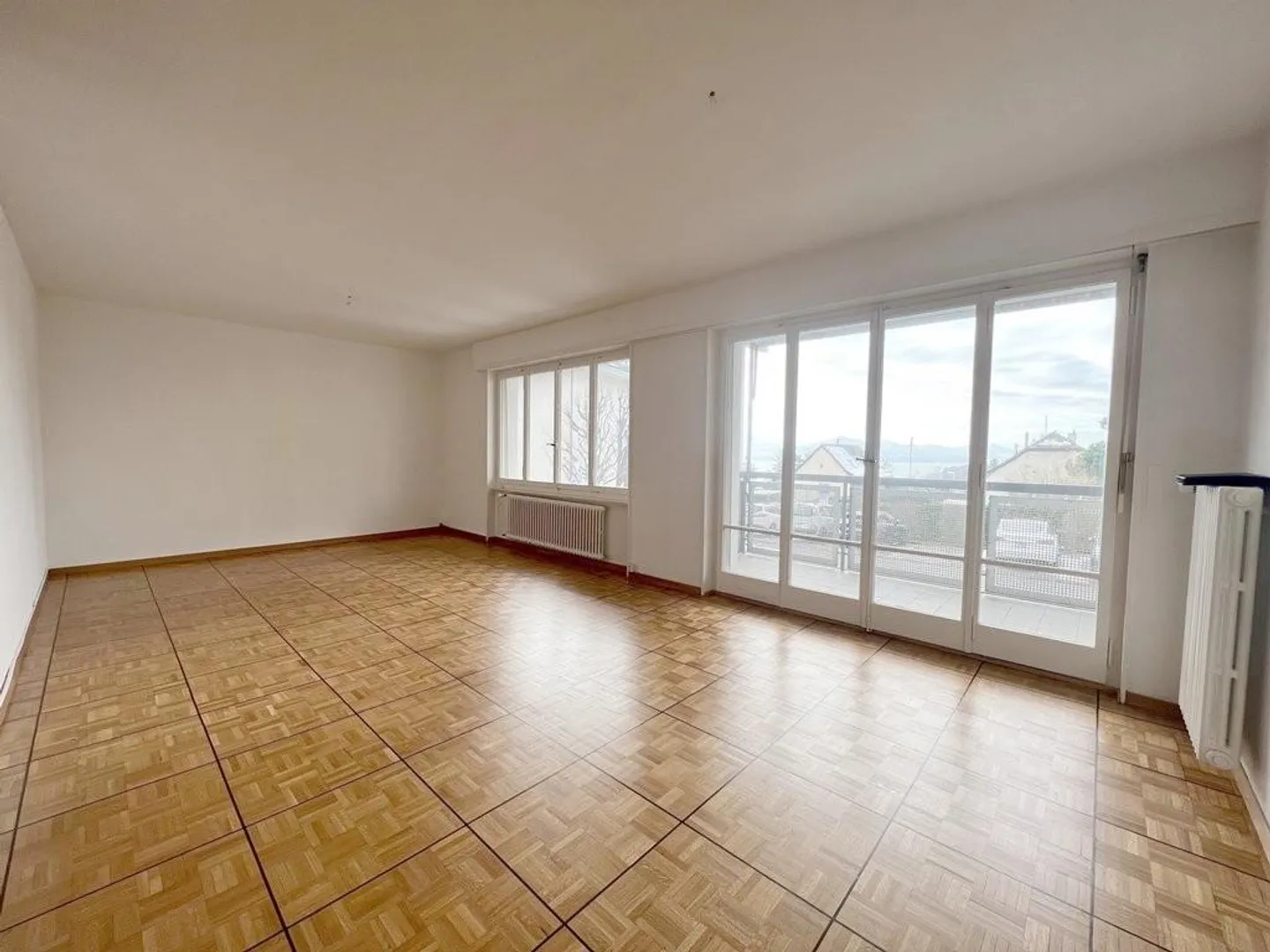 Appartement Charmant avec Vue sur le Lac - Photo 5 sur 11