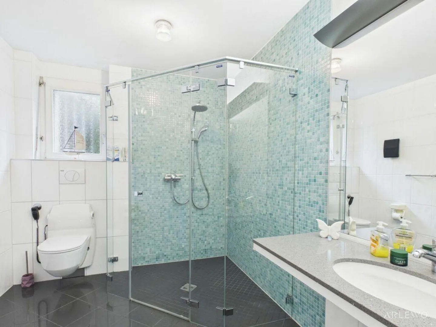 Living comfort with charm and plenty of space for the family - Photo 9 of 9