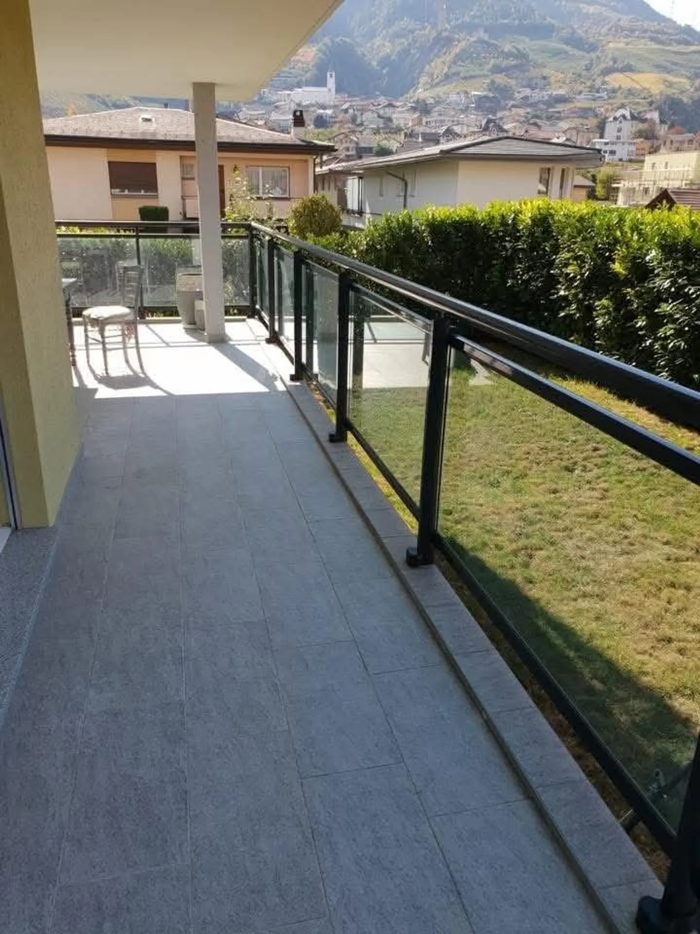 4,5p nach Süden ausgerichtet Saxon mit privatem Garten und 130 m2 Terrasse - Foto 1 von 8