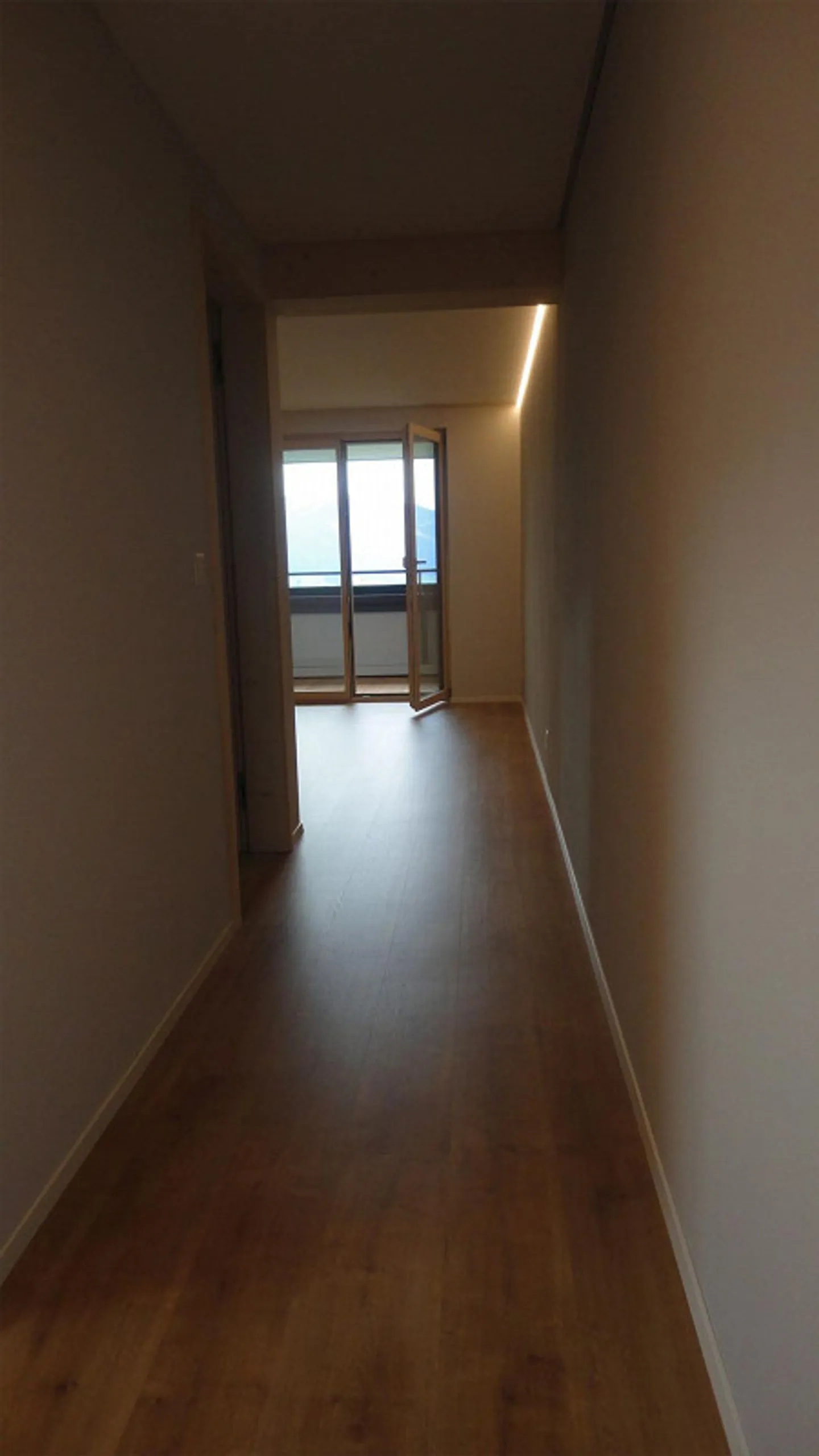 Appartement 2.5 pièces avec vue de rêve sur la Linthebene - Photo 6 sur 10