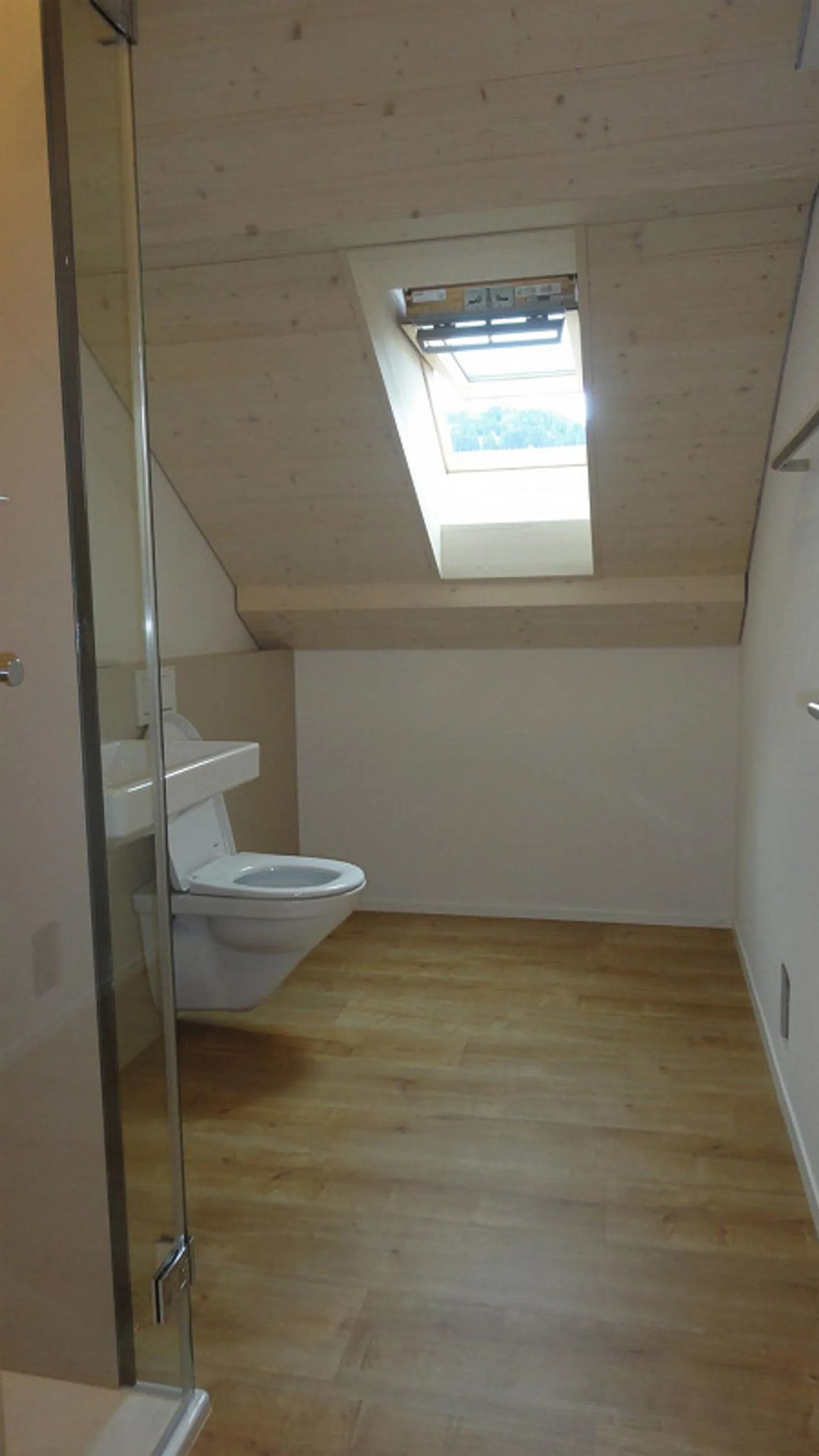 Appartement 2.5 pièces avec vue de rêve sur la Linthebene - Photo 9 sur 10