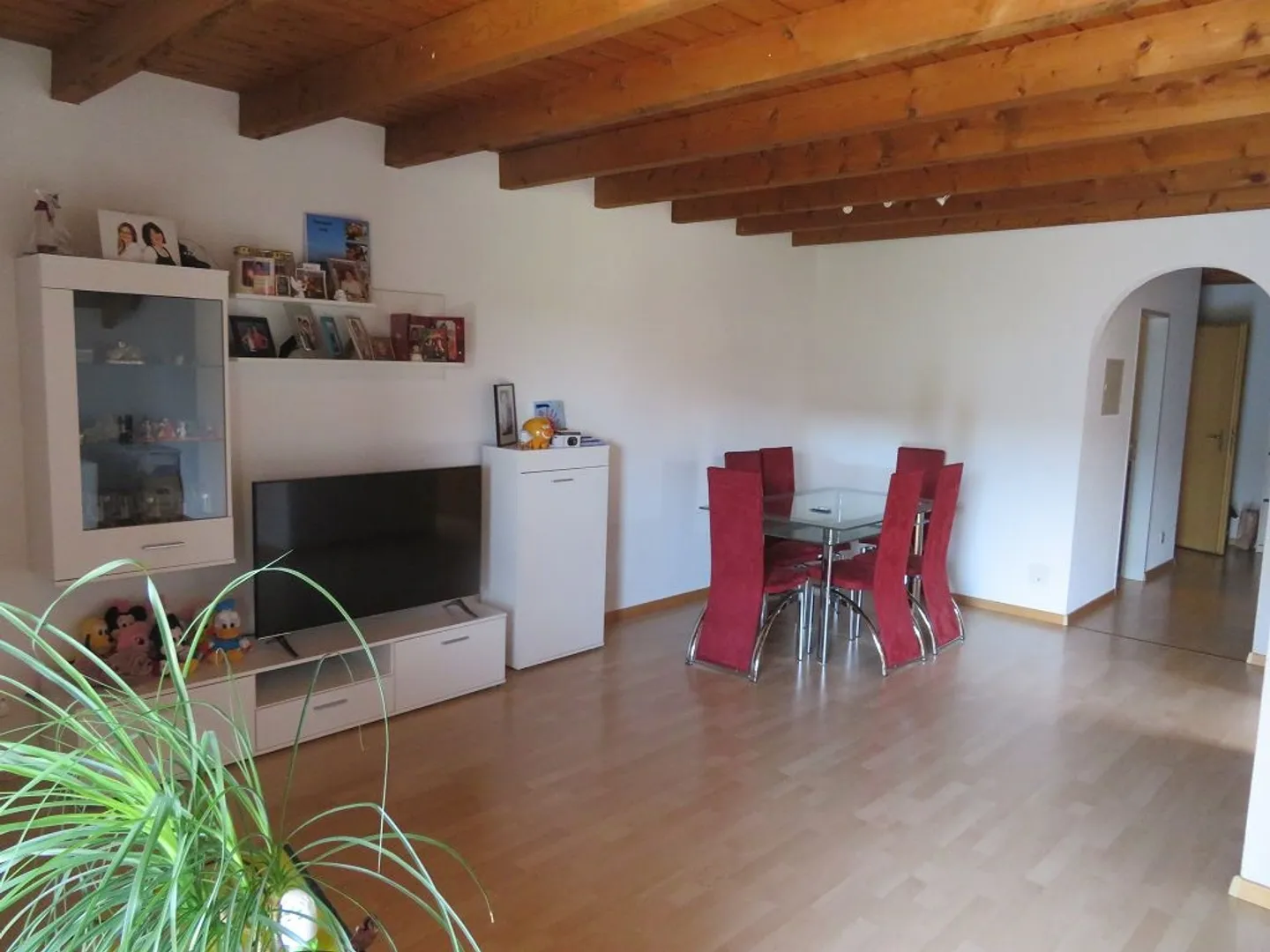 Appartamento mansardato 2,5, centrale a Haag con bella finitura e vista - Foto 2 di 16