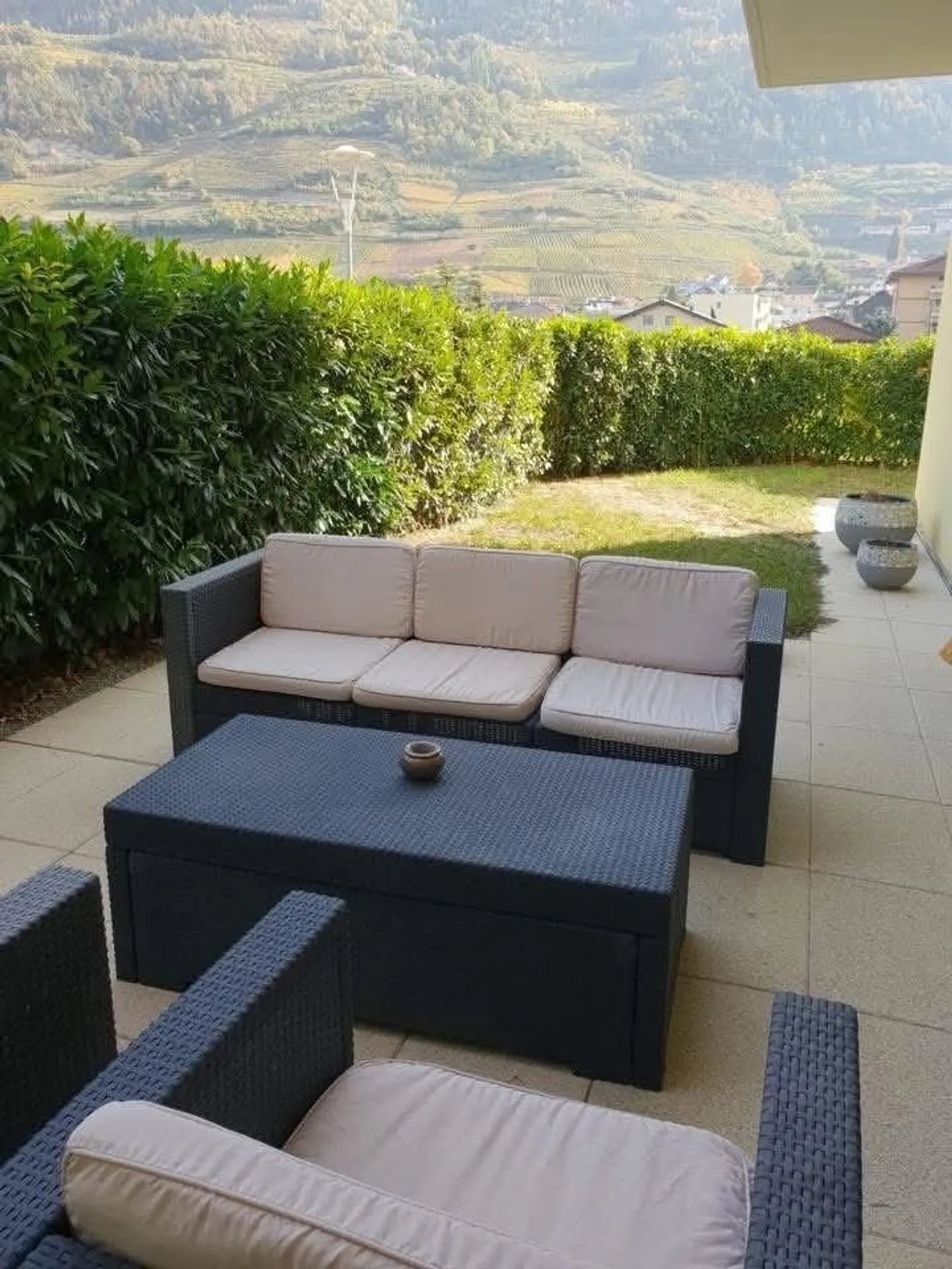 4,5p nach Süden ausgerichtet Saxon mit privatem Garten und 130 m2 Terrasse - Foto 3 von 8