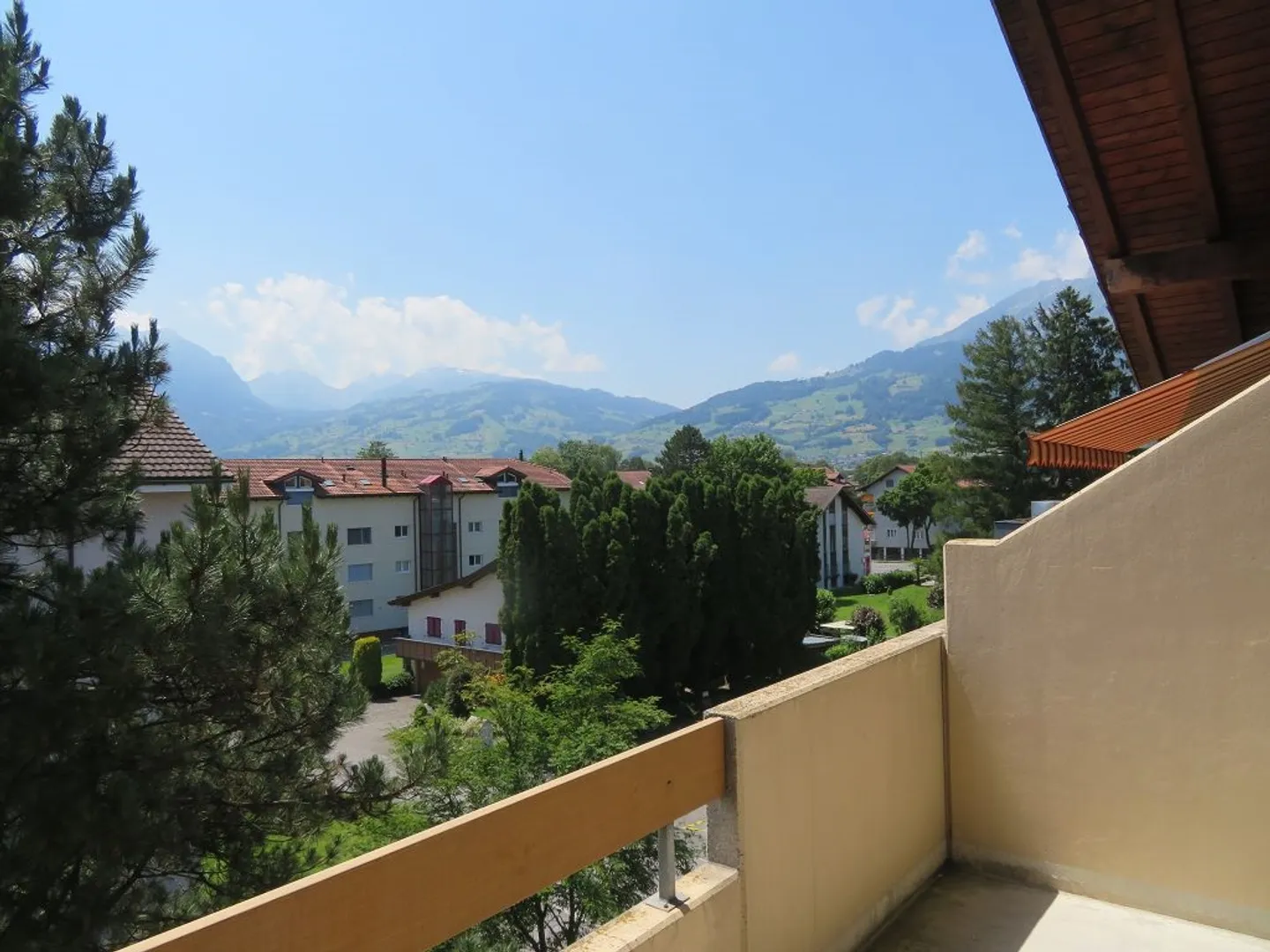 Appartamento mansardato 2,5, centrale a Haag con bella finitura e vista - Foto 5 di 16