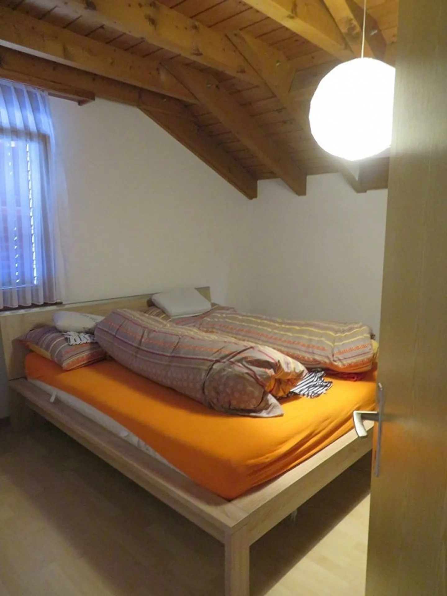 Appartamento mansardato 2,5, centrale a Haag con bella finitura e vista - Foto 7 di 16