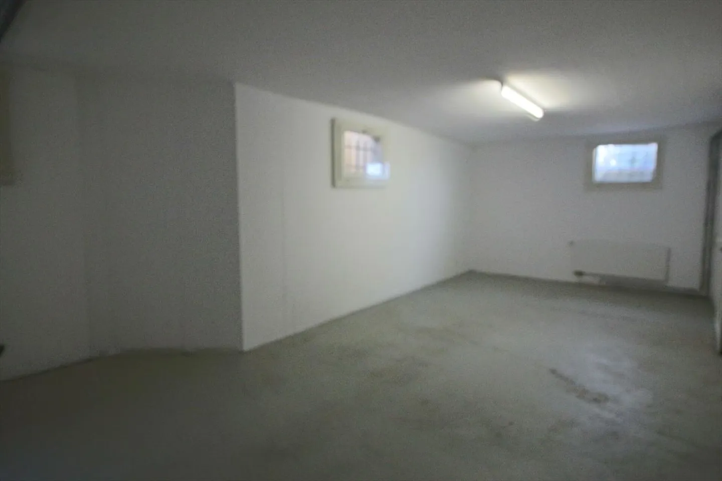 Locale - Foto 1 di 2