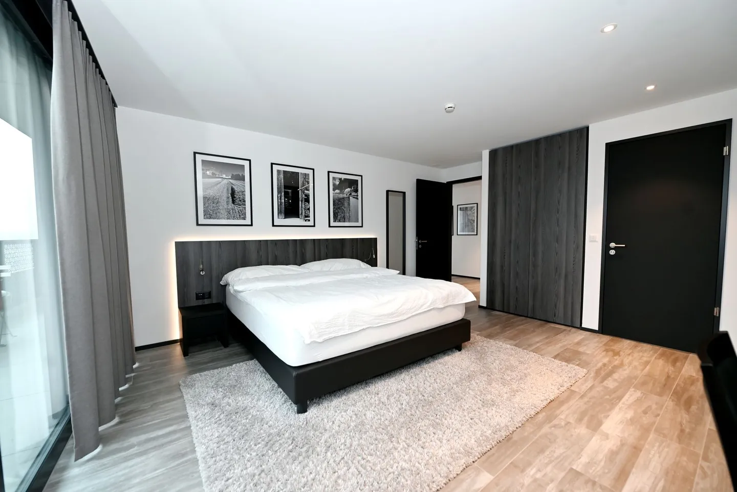 Three Point - Stylishly furnished 2.5-room apartment - Photo 7 of 9