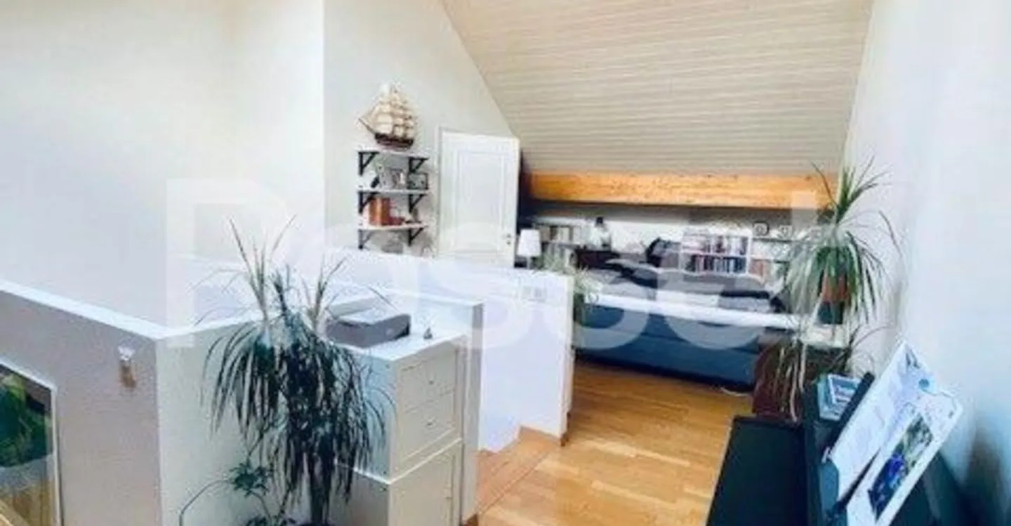 Appartamento triplex di 5 stanze - Foto 3 di 7