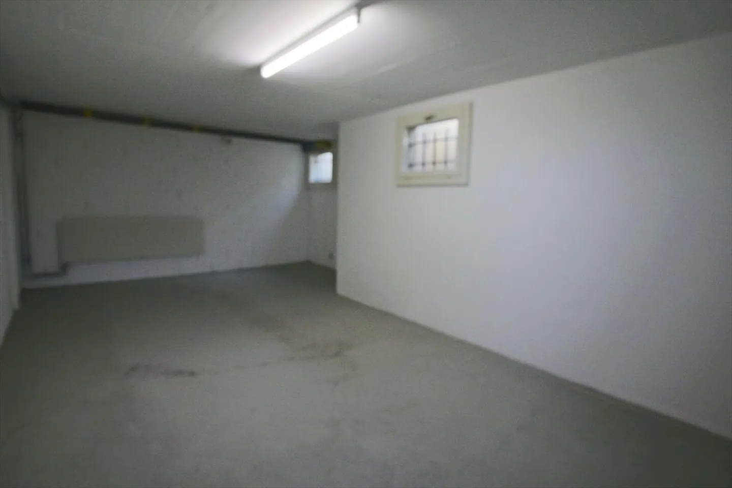 Locale - Foto 2 di 2