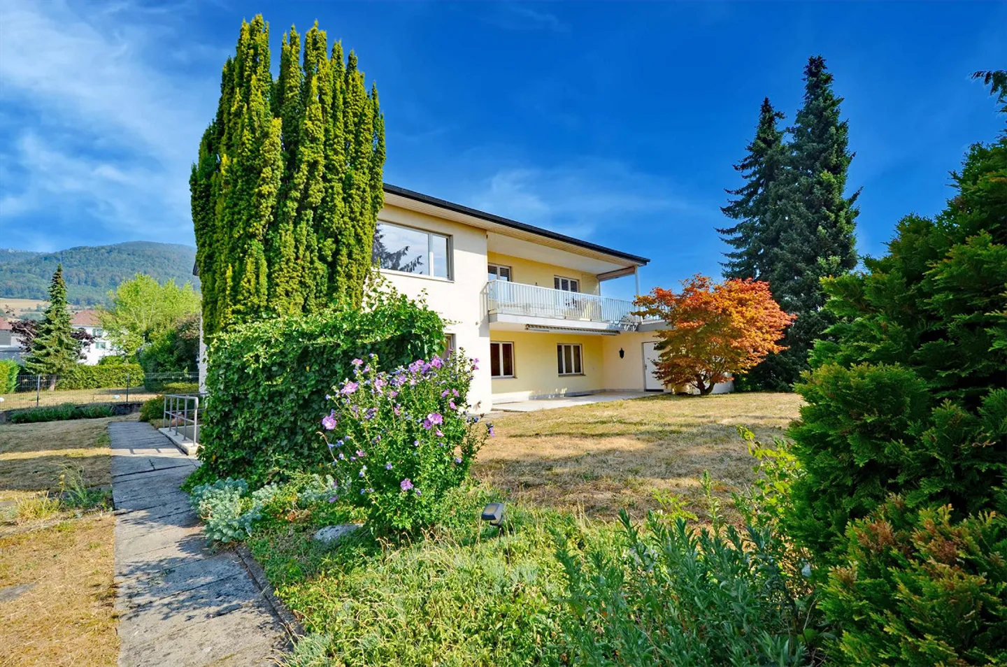 Maison avec deux unités résidentielles dans un emplacement central - Photo 1 sur 10