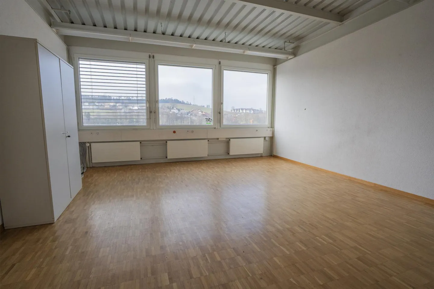 Office Space - Bright - Best Conditions - Photo 3 of 5