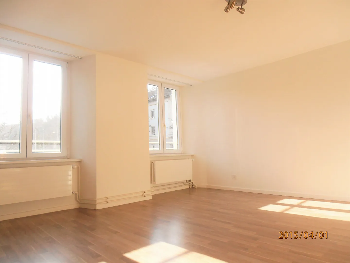 Belle appartement 4 pièces, récemment rénové, proche du centre - Photo 3 sur 9