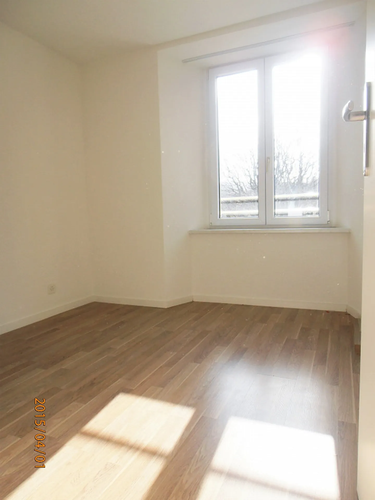 Belle appartement 4 pièces, récemment rénové, proche du centre - Photo 4 sur 9