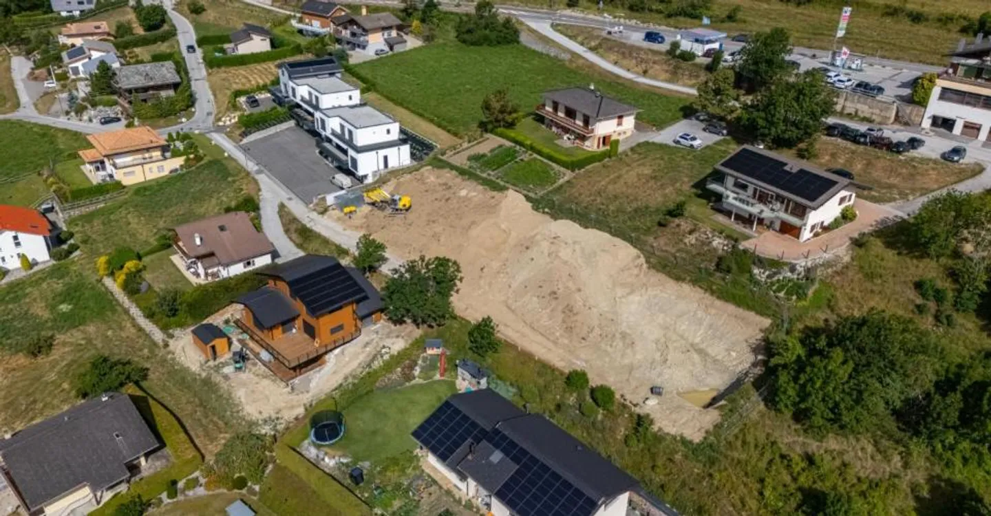 Es bleibt nur noch eine Villa - die Bauarbeiten haben begonnen! - Foto 10 von 12