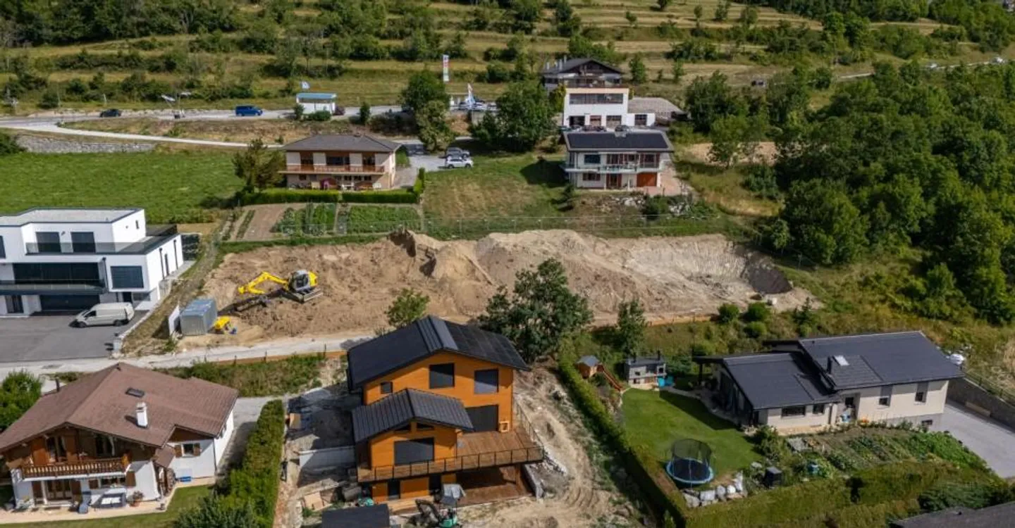 Es bleibt nur noch eine Villa - die Bauarbeiten haben begonnen! - Foto 9 von 12
