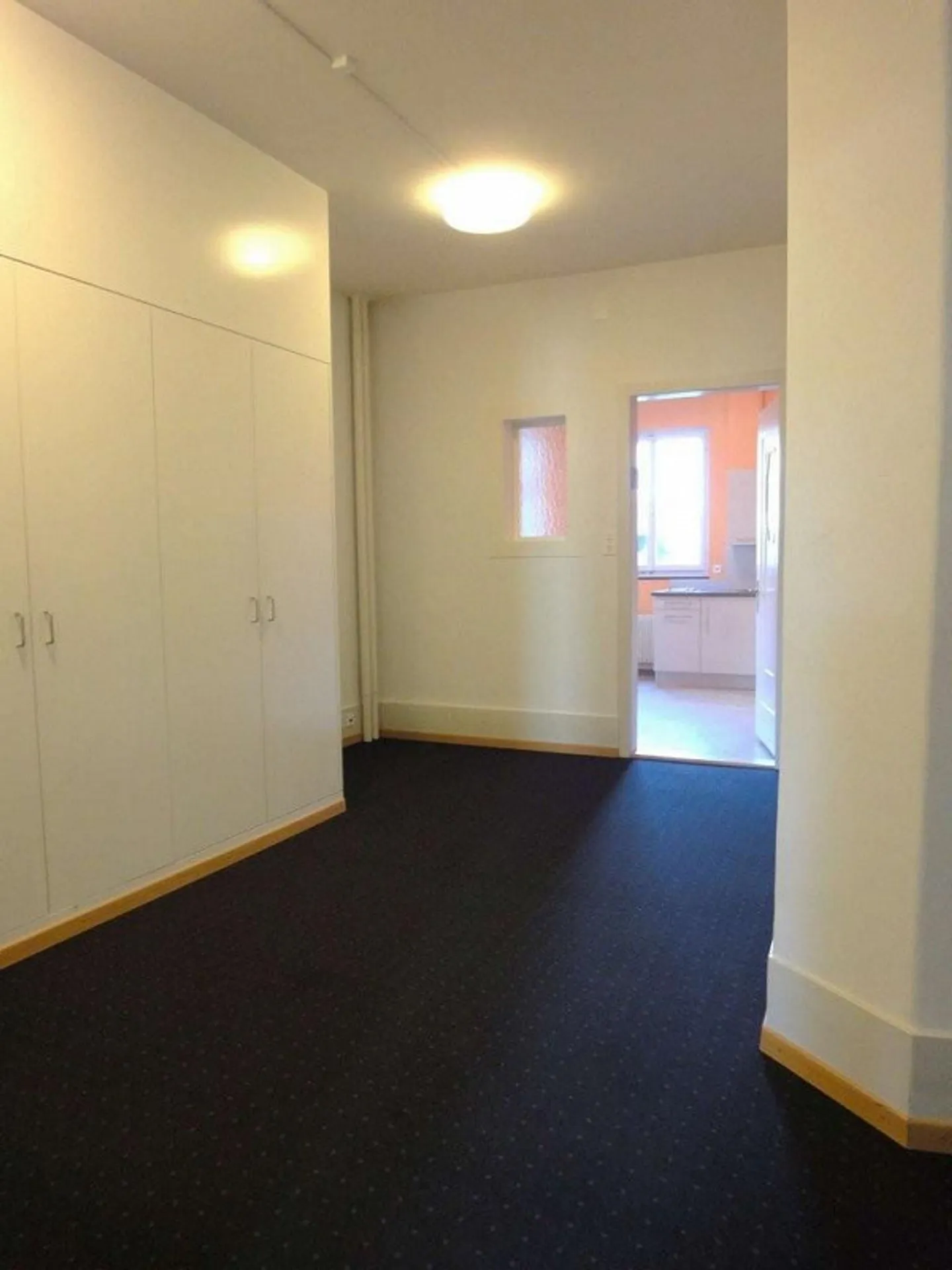 Bureaux dans un emplacement central - Photo 4 sur 6