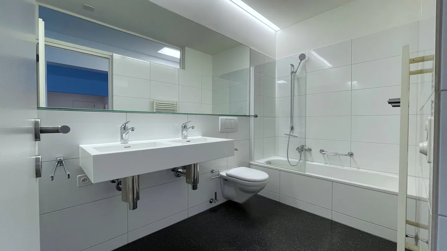 Appartamento esclusivo di 4,5 stanze in mezzo a un paesaggio di parco - Foto 6 di 7