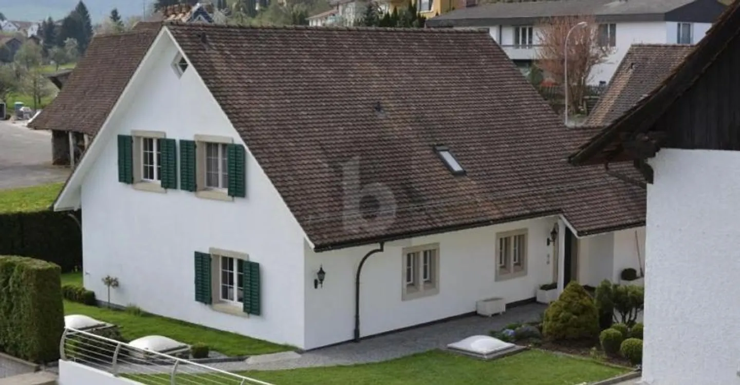 Charmantes Landhaus in Lengnau - Foto 1 von 6