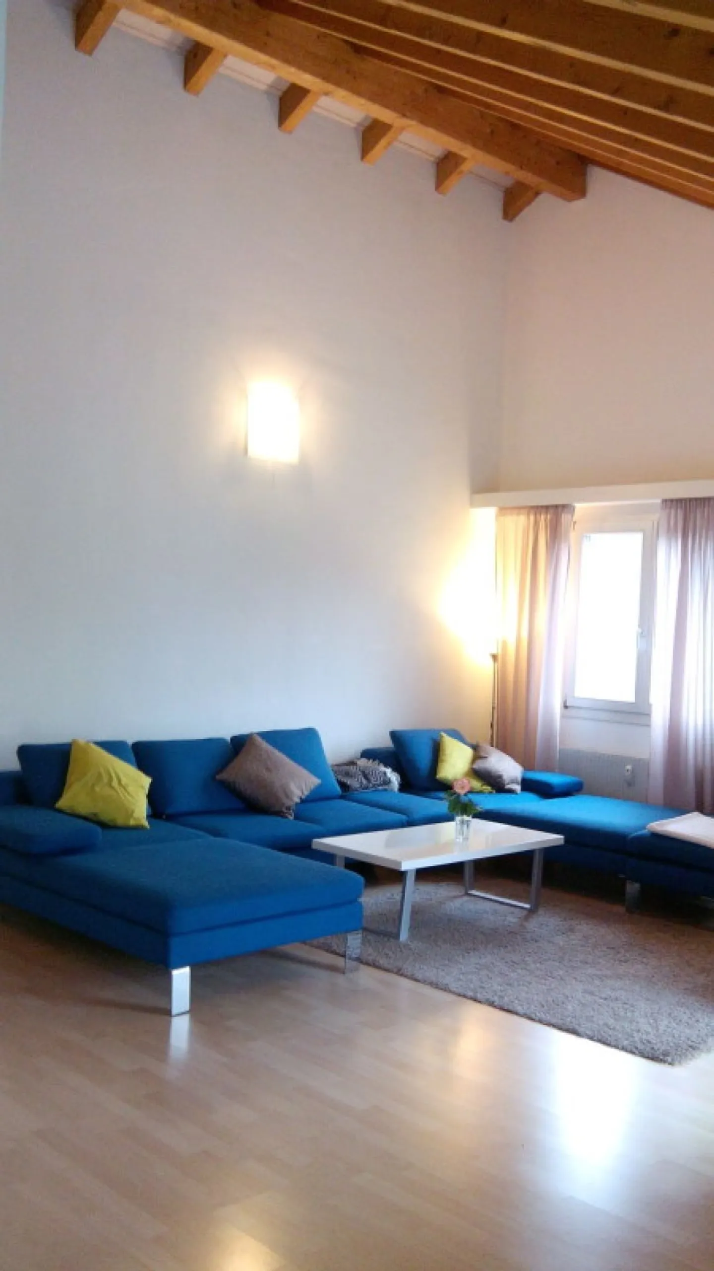 Large attic apartment in a quiet location - Photo 6 of 11