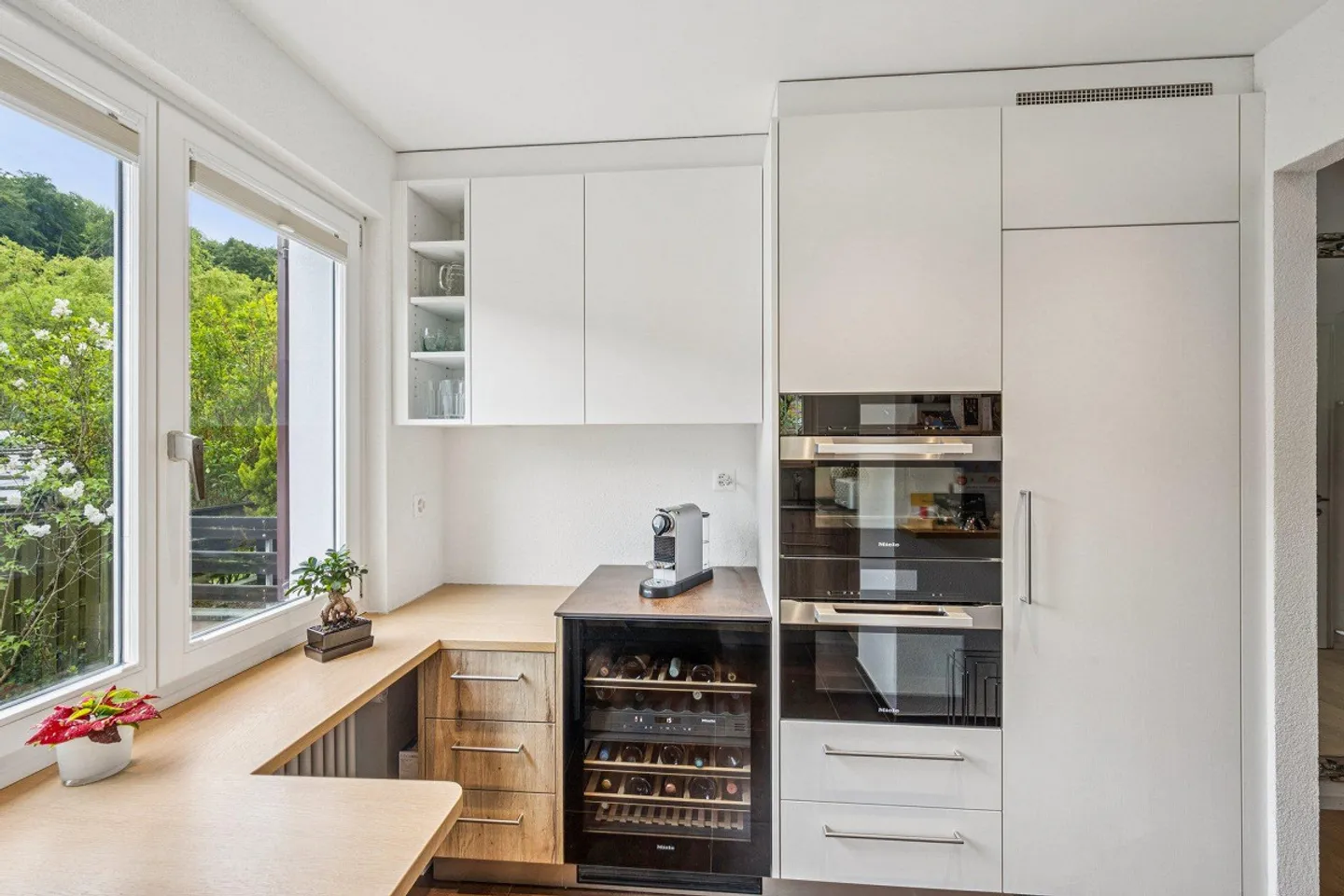 Stylish Single-Family Home with Land Reserve in the Green - Photo 4 of 12