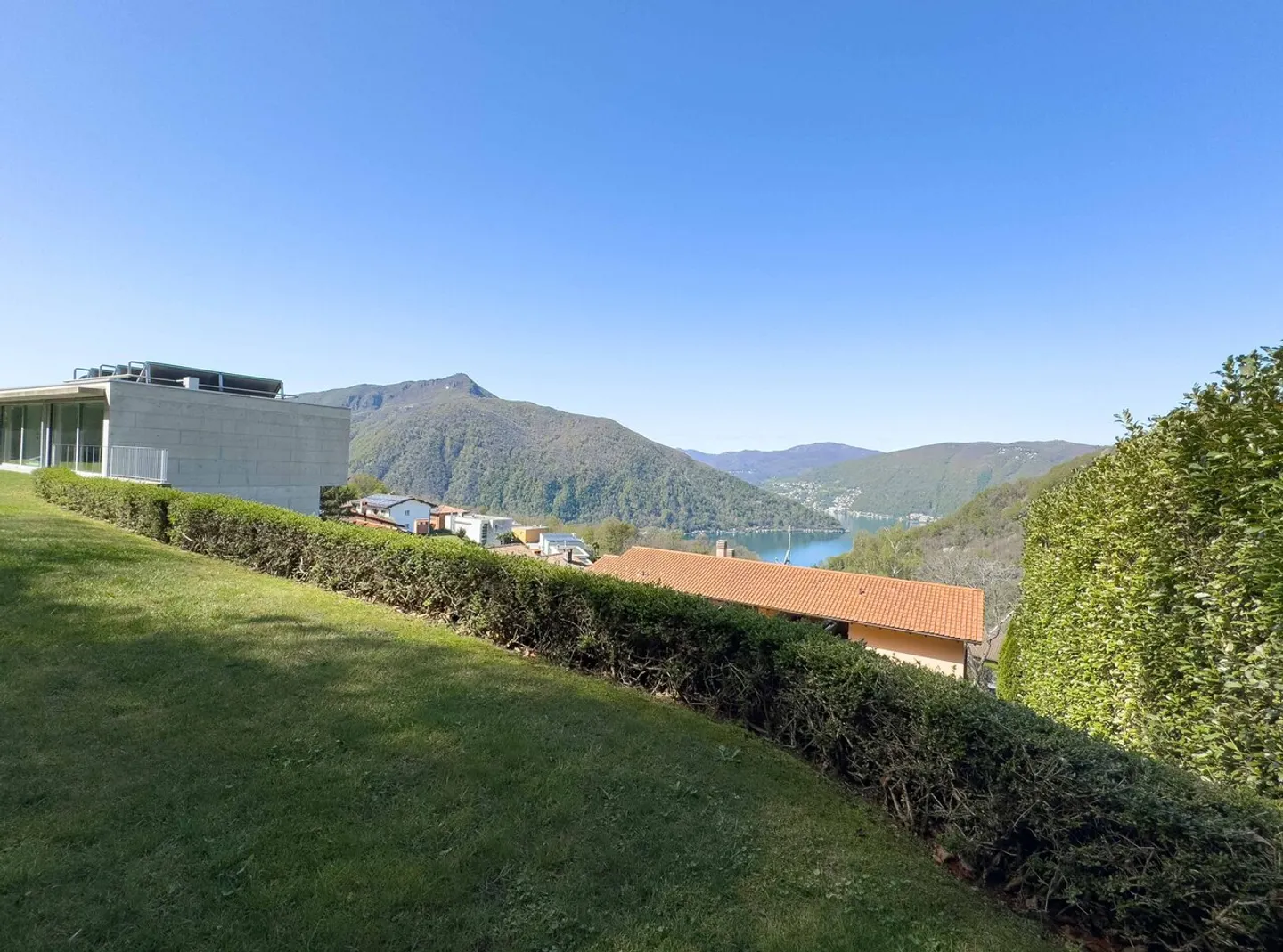 Baugrundstück mit Seeblick - Foto 3 von 4