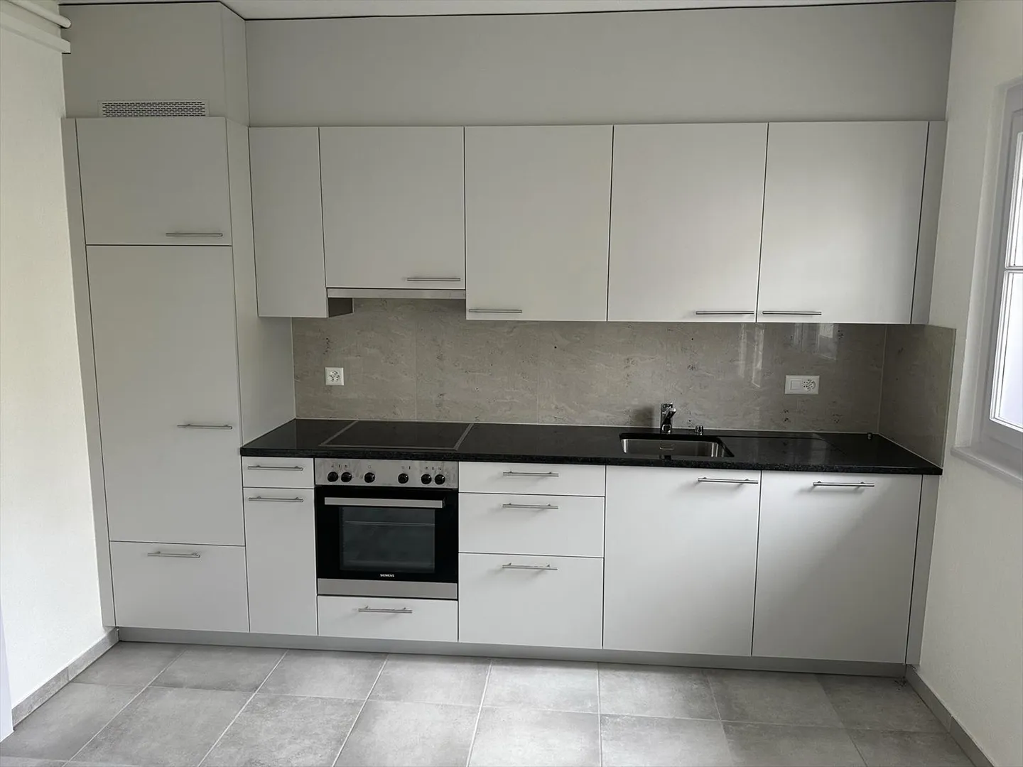 5-room apartment on the 2nd floor - Photo 1 of 15