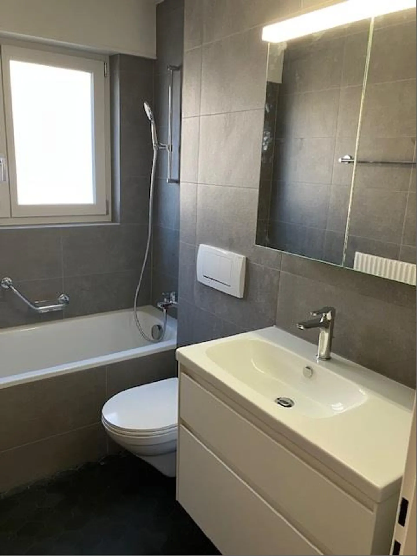 First rental after renovation with ownership standard and mountain view - Photo 7 of 12