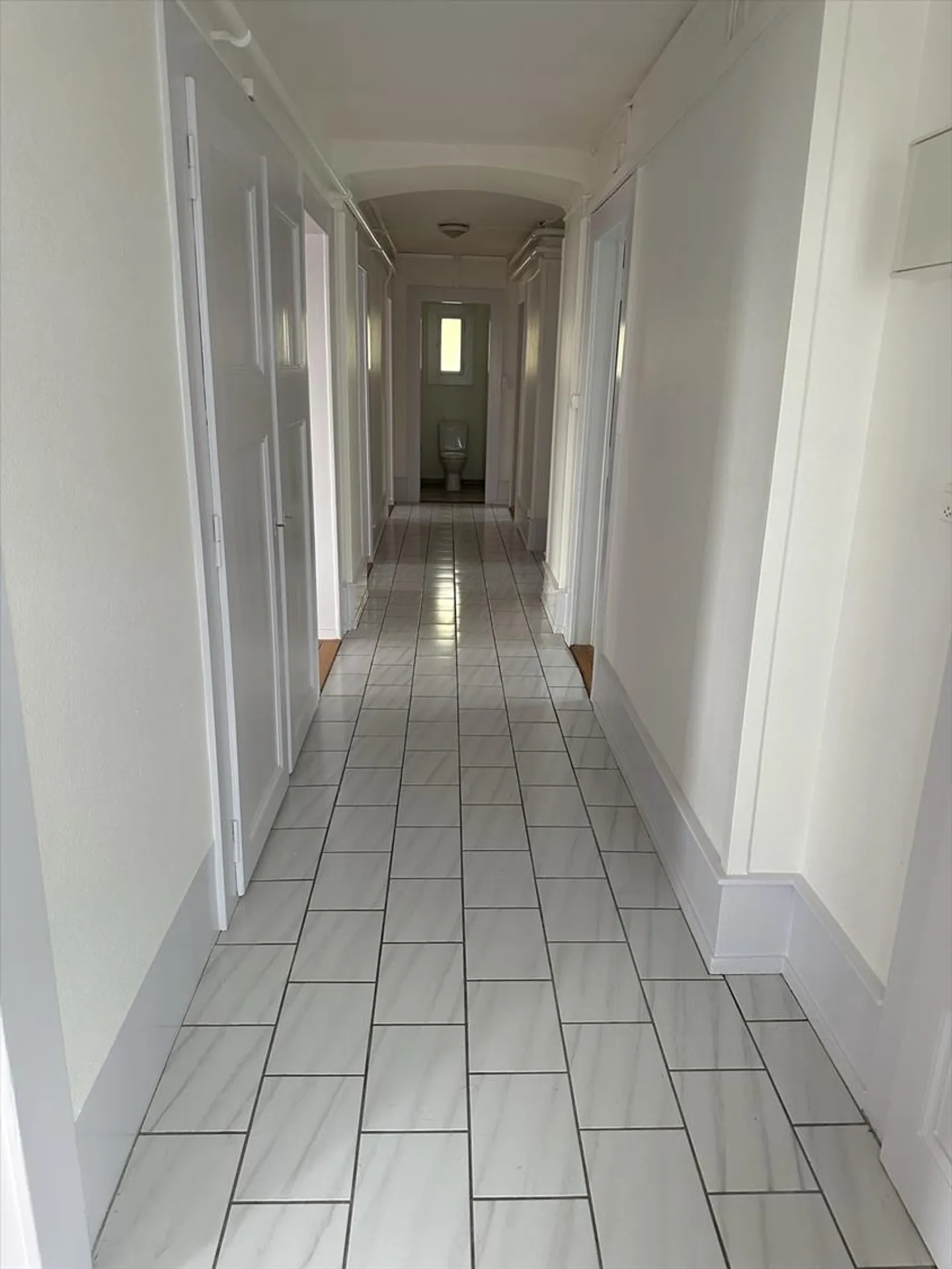 5-room apartment on the 2nd floor - Photo 3 of 15